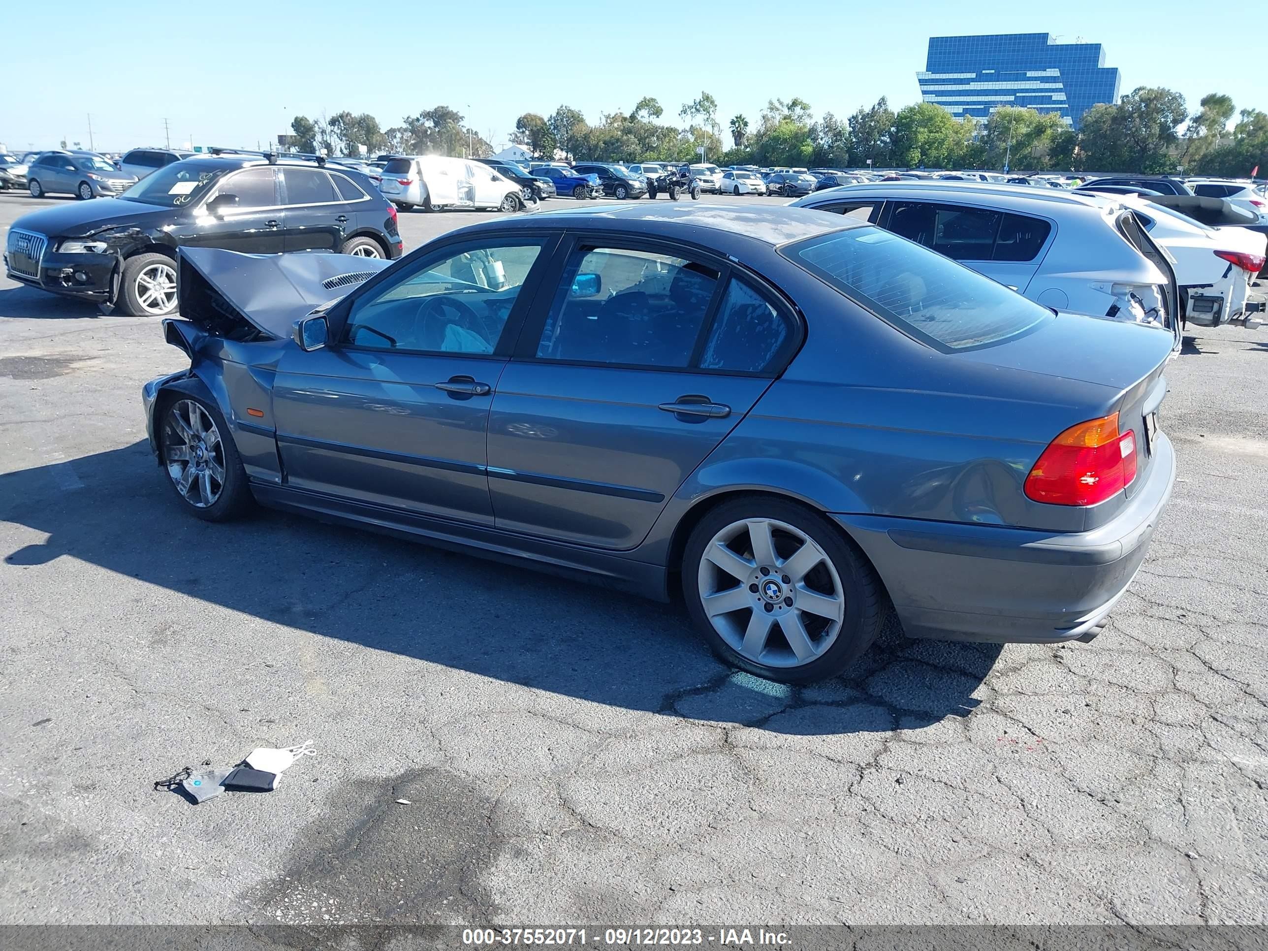 Photo 13 VIN: WBAAV33491EE76886 - BMW 3ER 