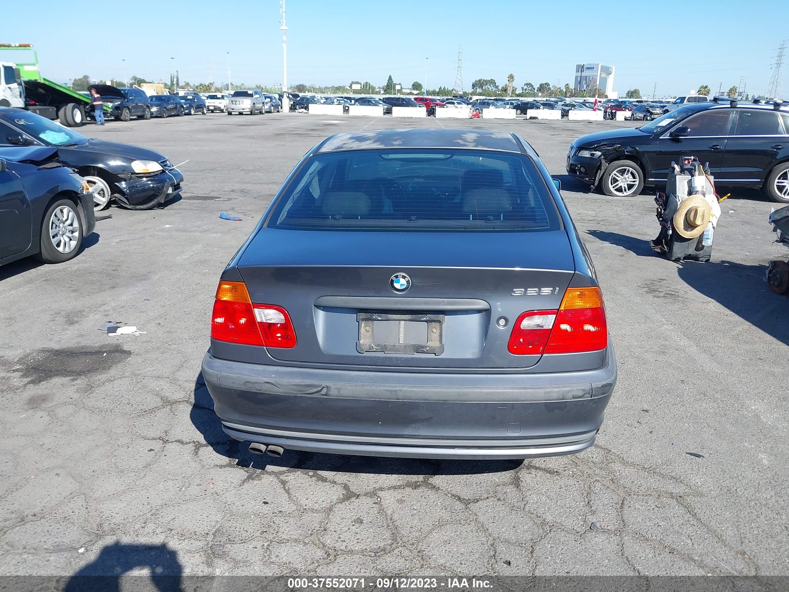 Photo 15 VIN: WBAAV33491EE76886 - BMW 3ER 