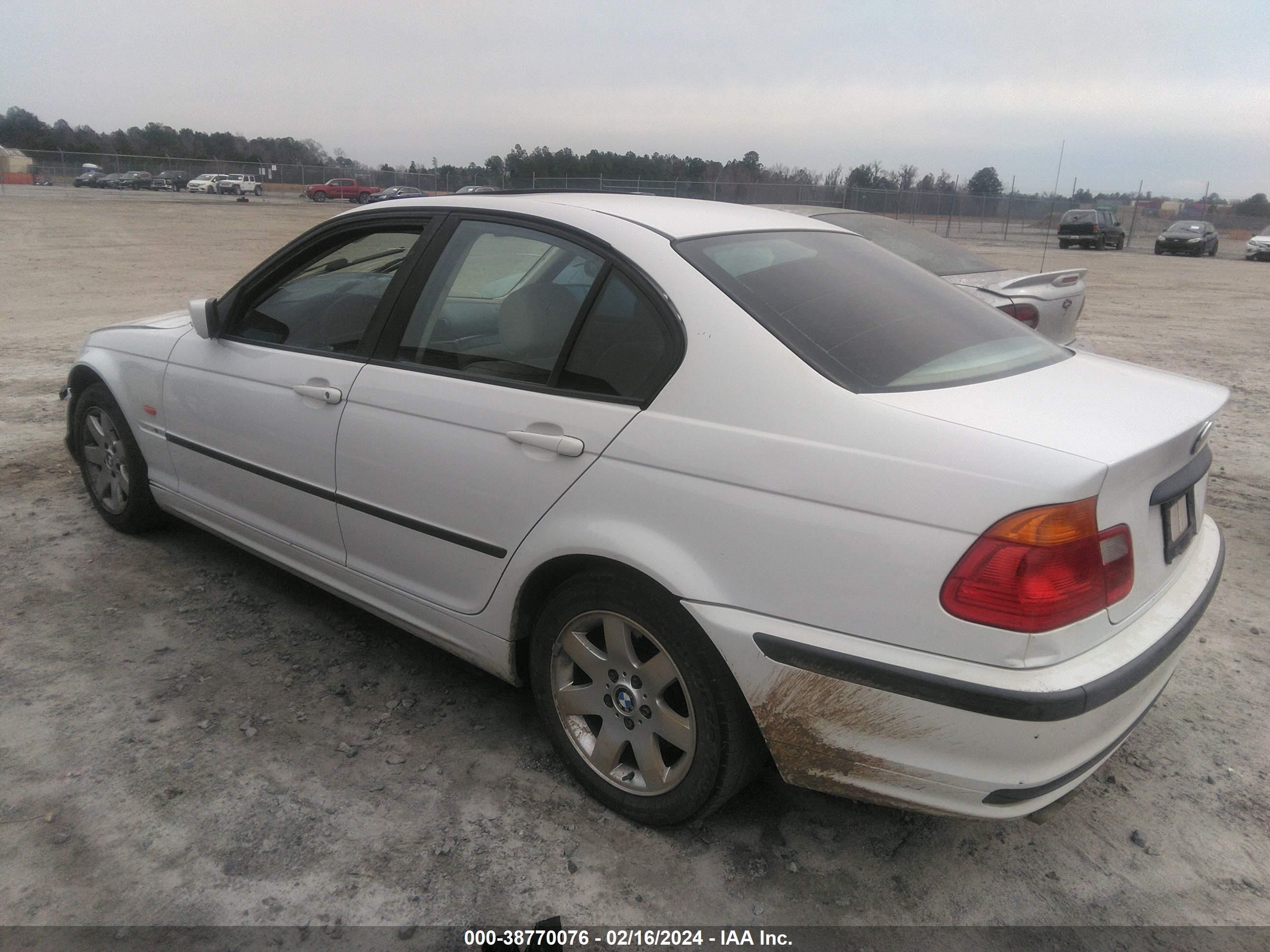 Photo 2 VIN: WBAAV334X1FU76872 - BMW 3ER 