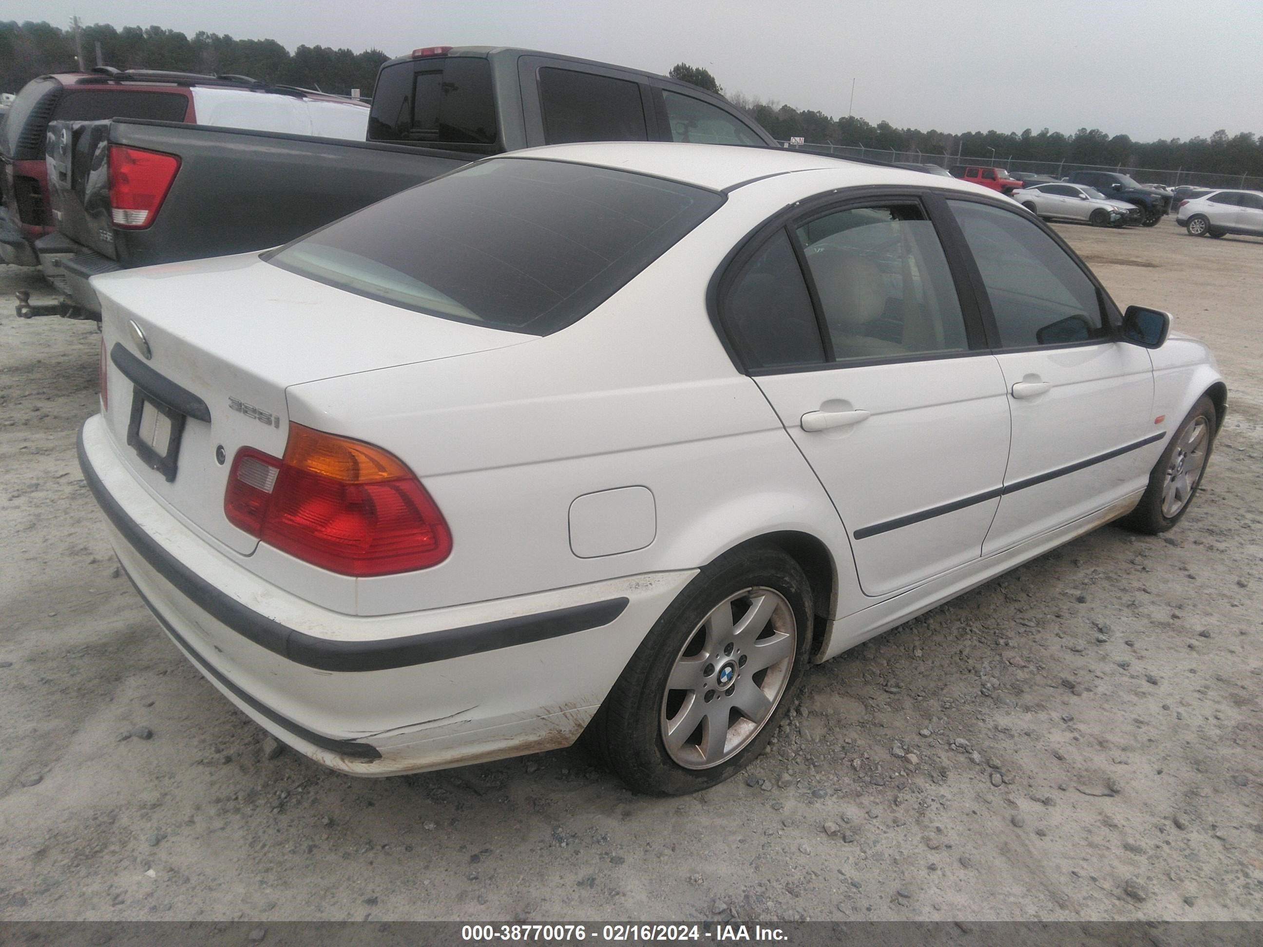 Photo 3 VIN: WBAAV334X1FU76872 - BMW 3ER 