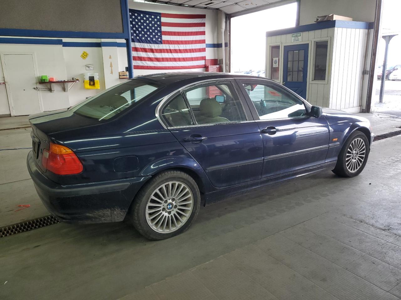 Photo 2 VIN: WBAAV53431JS96674 - BMW 3ER 