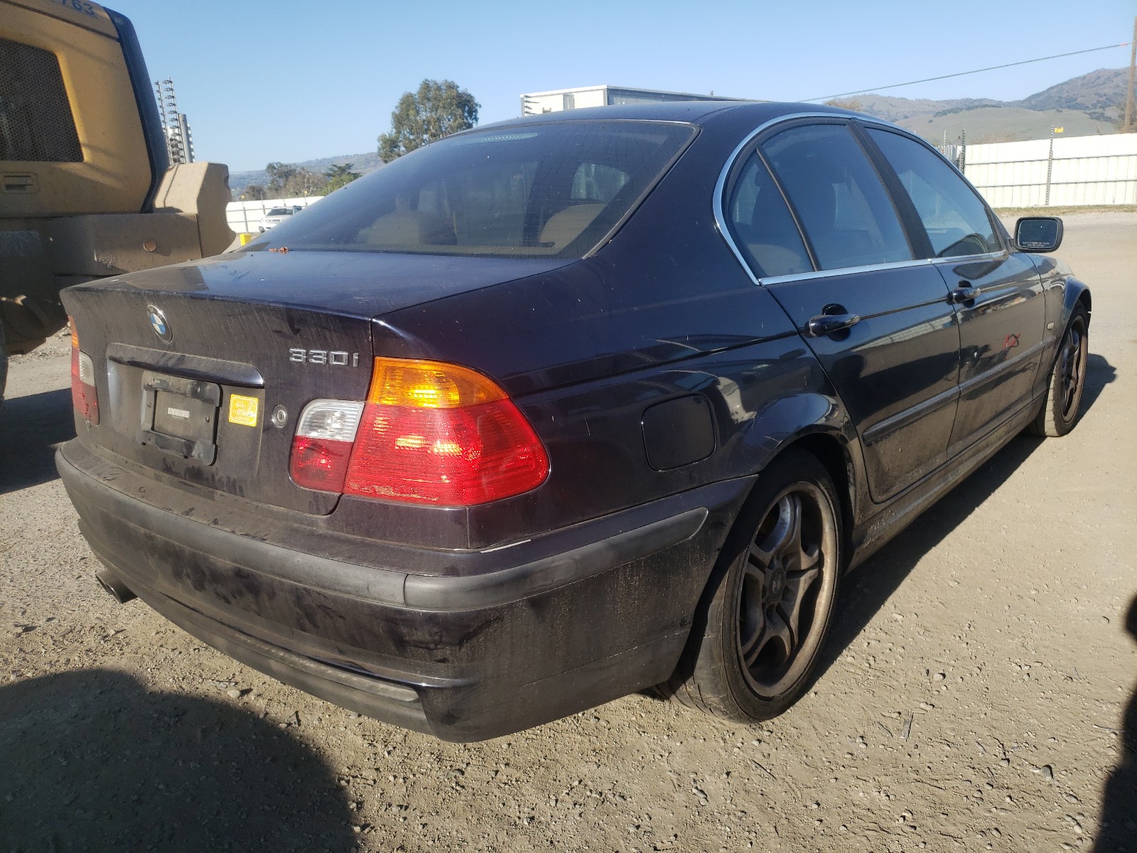 Photo 3 VIN: WBAAV534X1JS93092 - BMW 330 I 