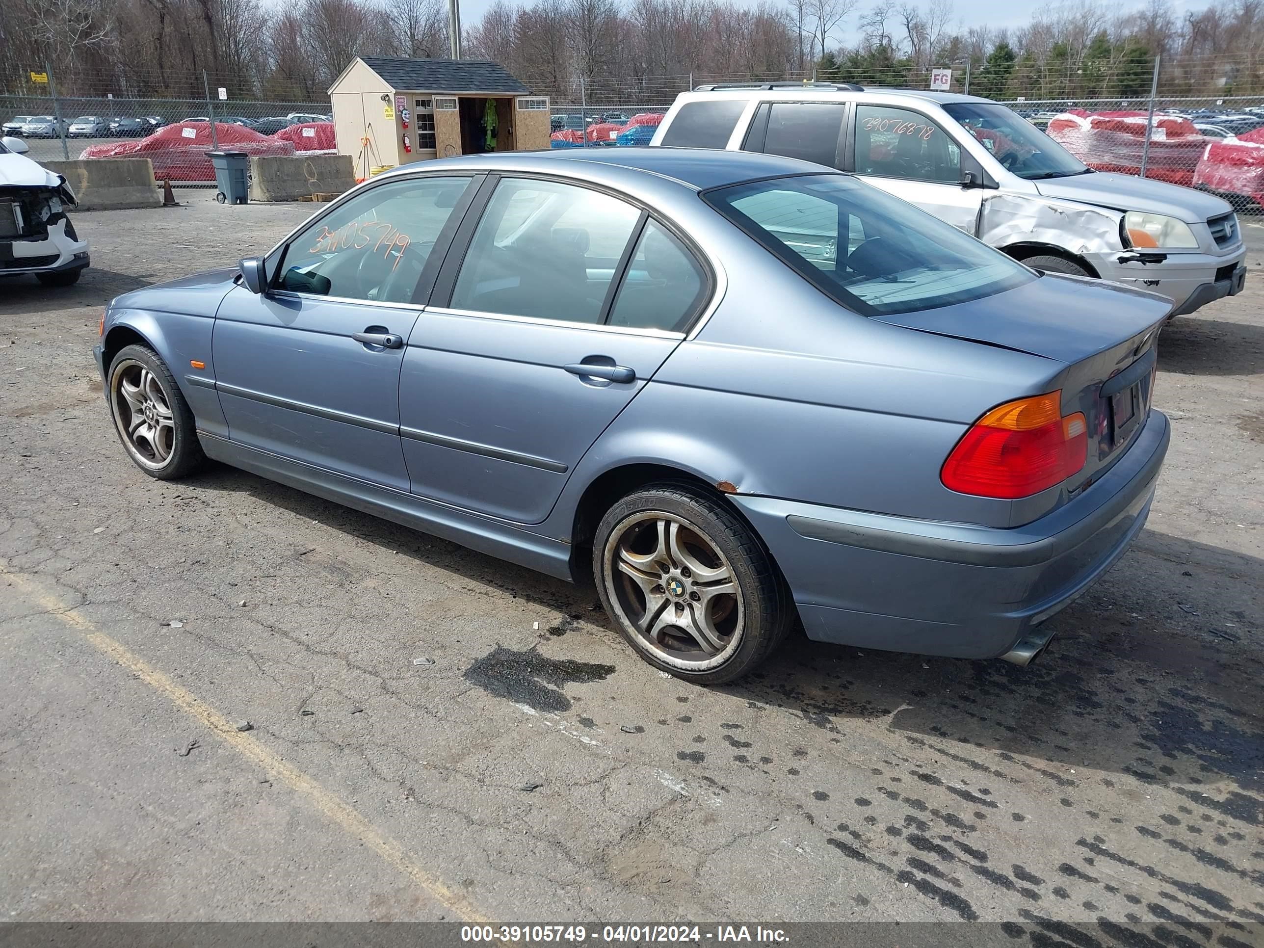 Photo 2 VIN: WBAAV534X1JS95926 - BMW 3ER 