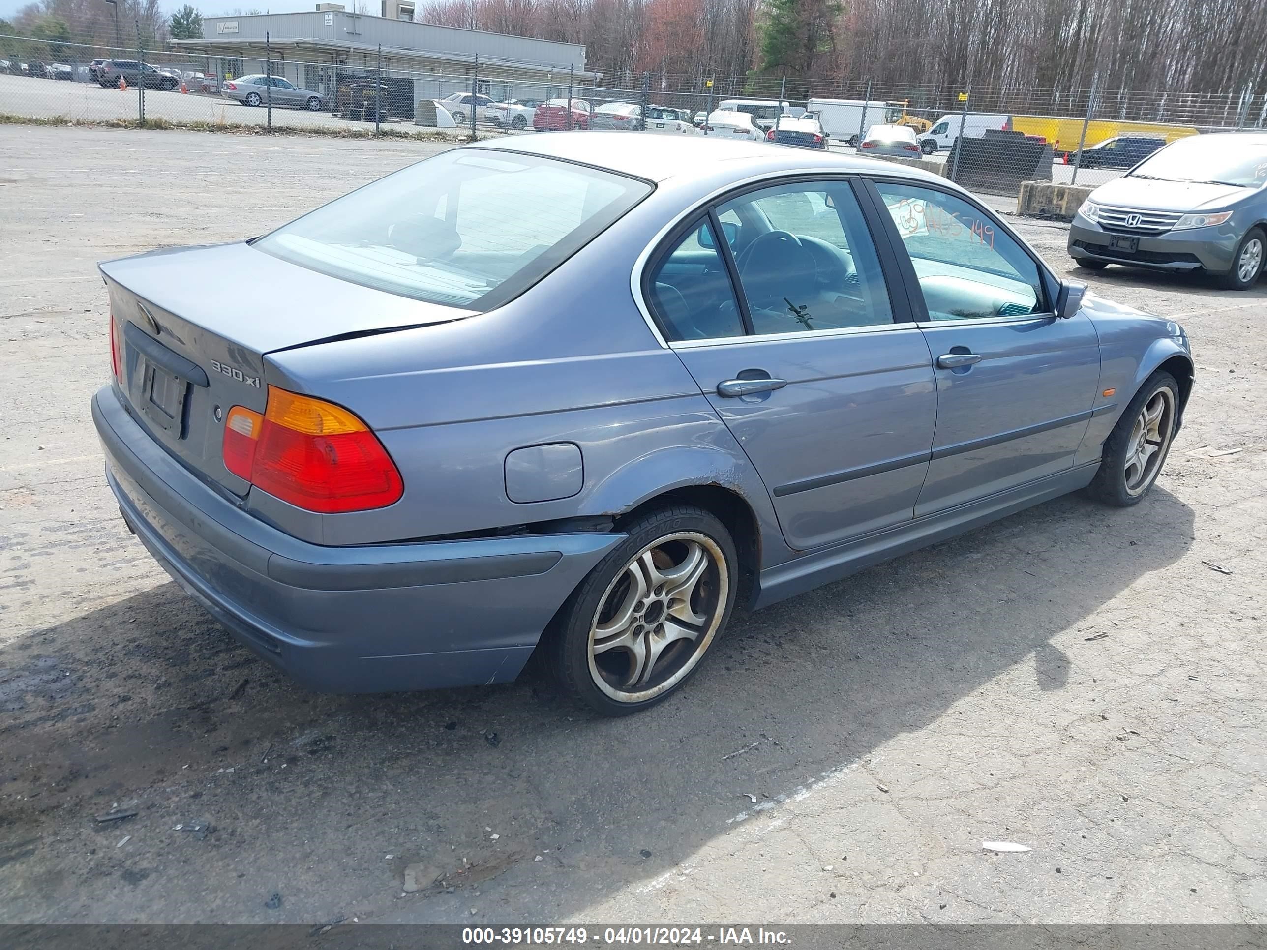 Photo 3 VIN: WBAAV534X1JS95926 - BMW 3ER 