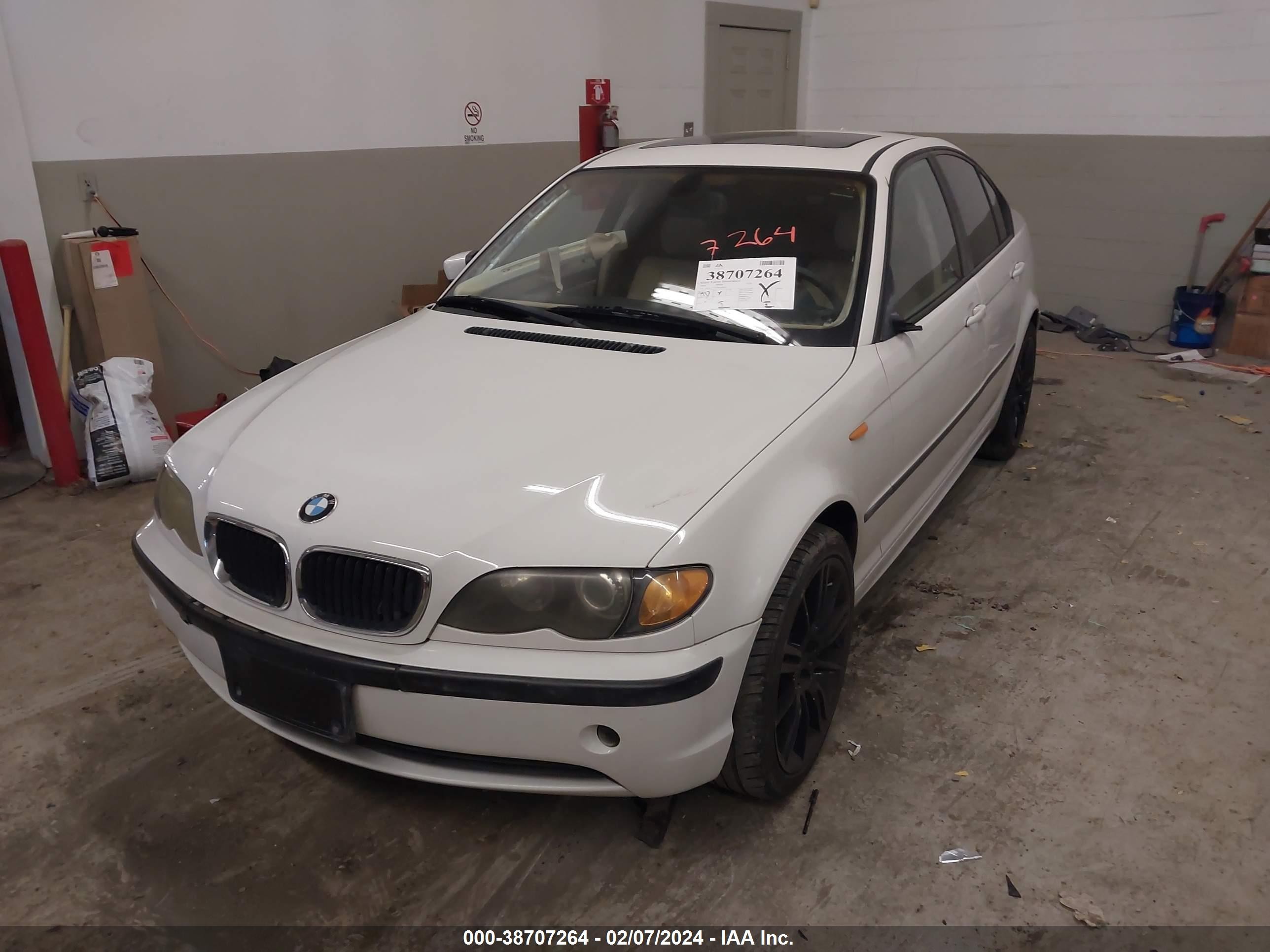 Photo 1 VIN: WBAAZ33414KP88580 - BMW 3ER 