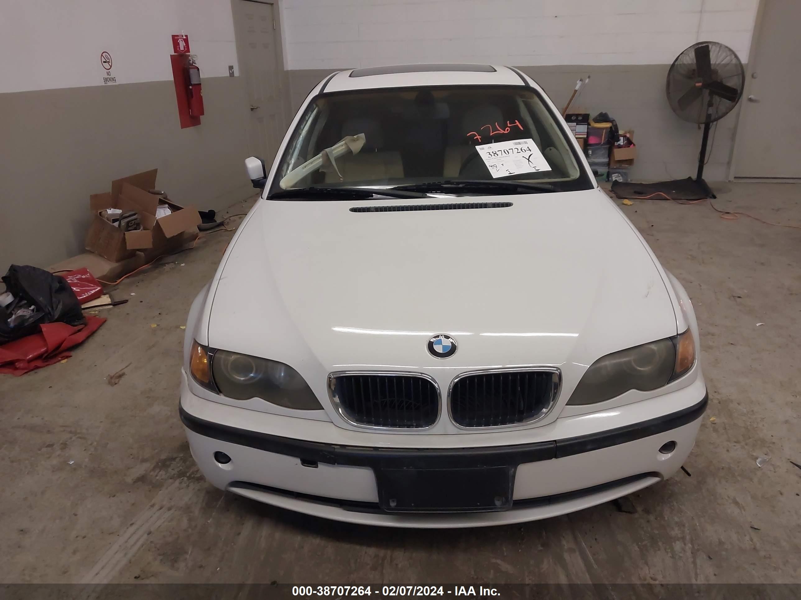 Photo 11 VIN: WBAAZ33414KP88580 - BMW 3ER 