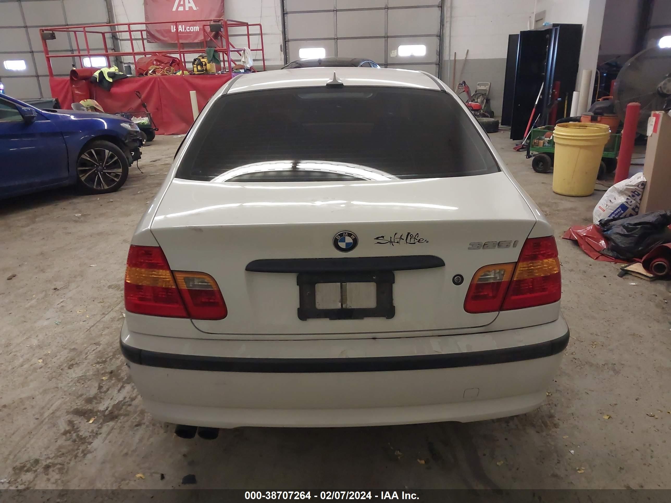 Photo 15 VIN: WBAAZ33414KP88580 - BMW 3ER 