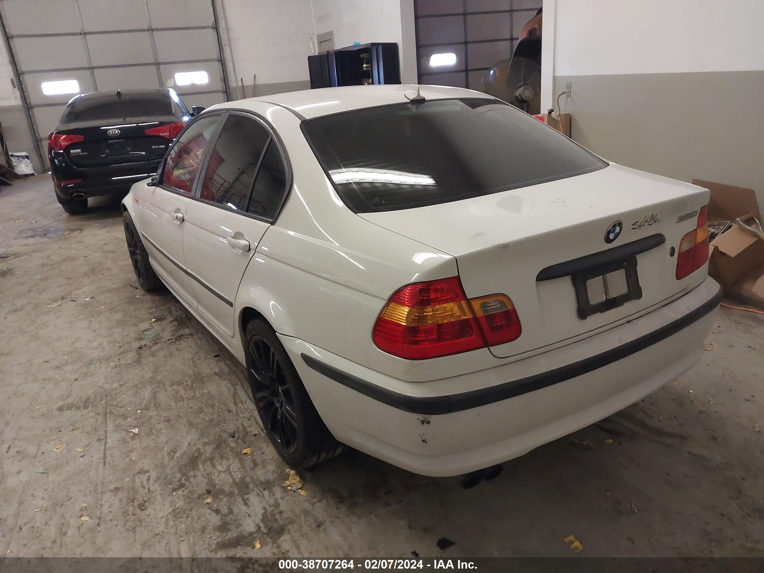 Photo 2 VIN: WBAAZ33414KP88580 - BMW 3ER 