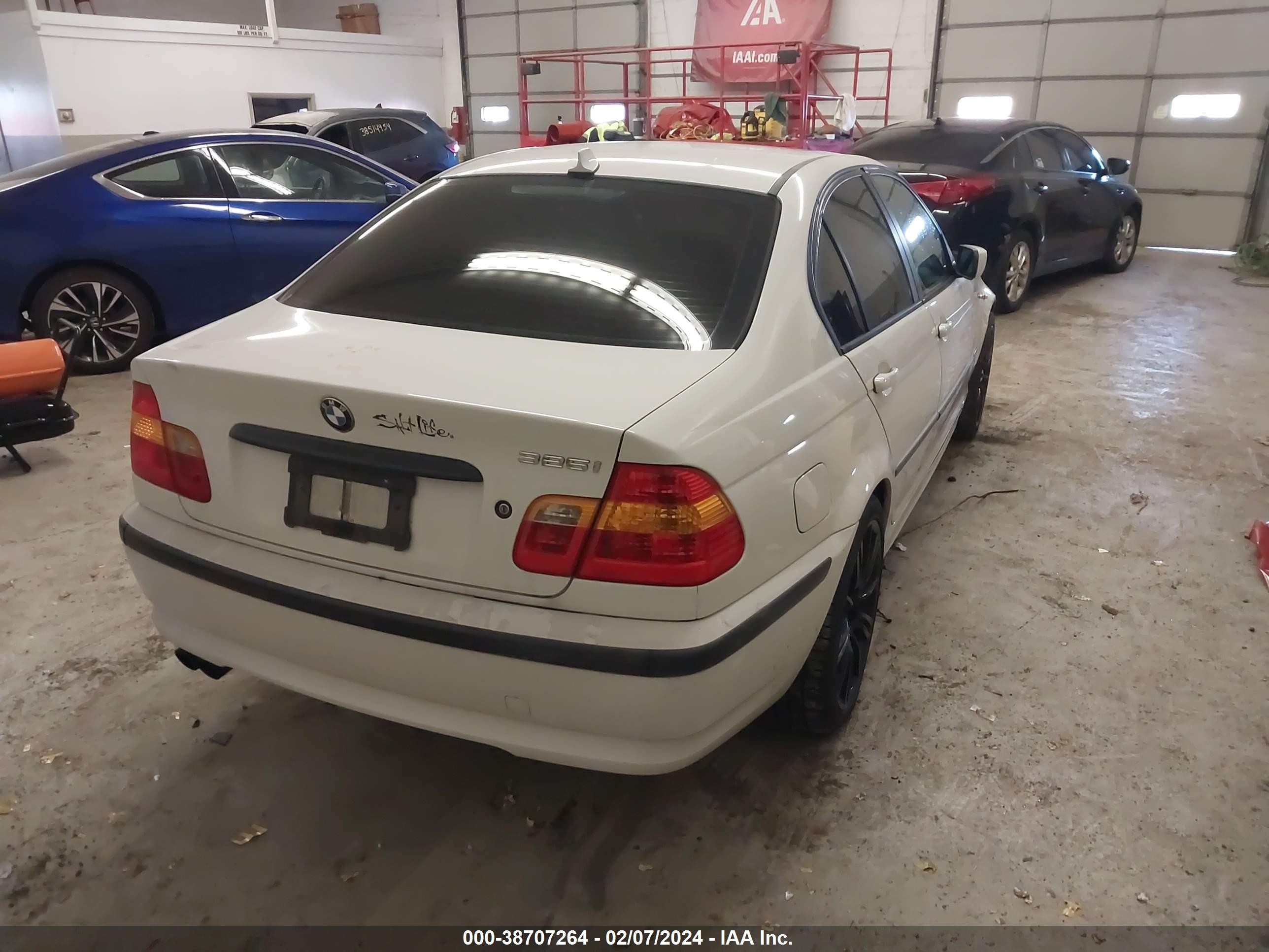 Photo 3 VIN: WBAAZ33414KP88580 - BMW 3ER 