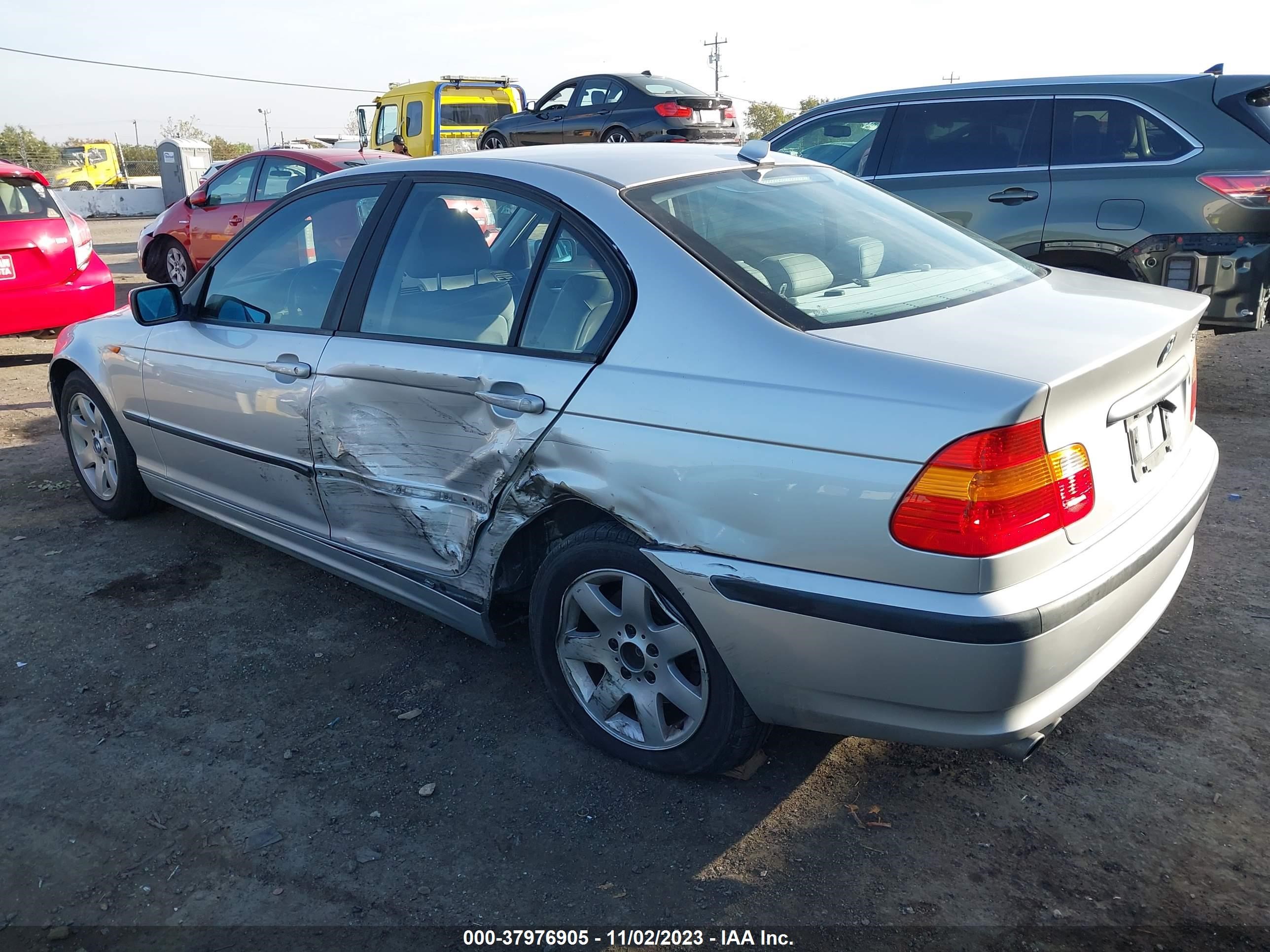 Photo 2 VIN: WBAAZ33434KP82618 - BMW 3ER 