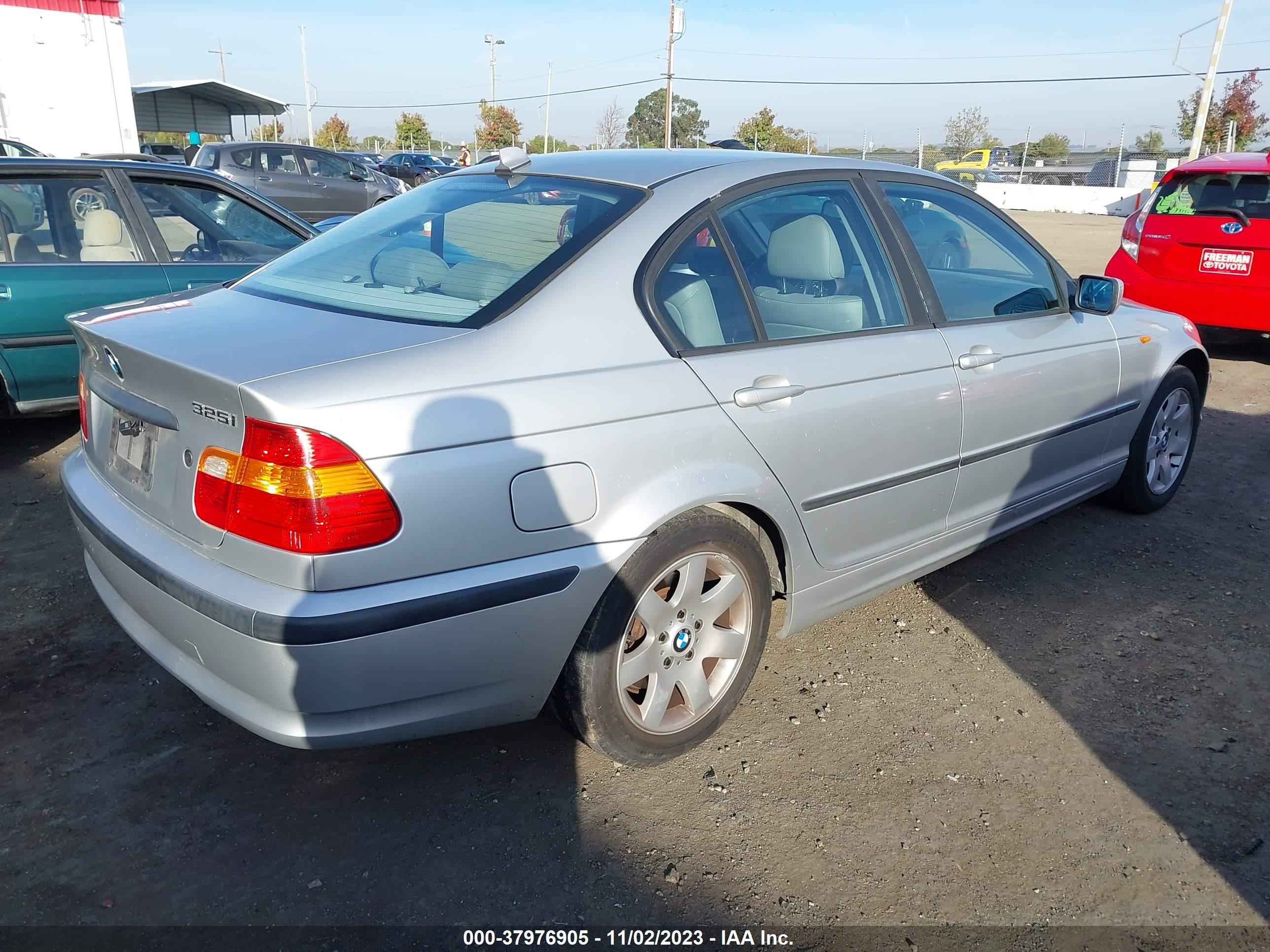 Photo 3 VIN: WBAAZ33434KP82618 - BMW 3ER 