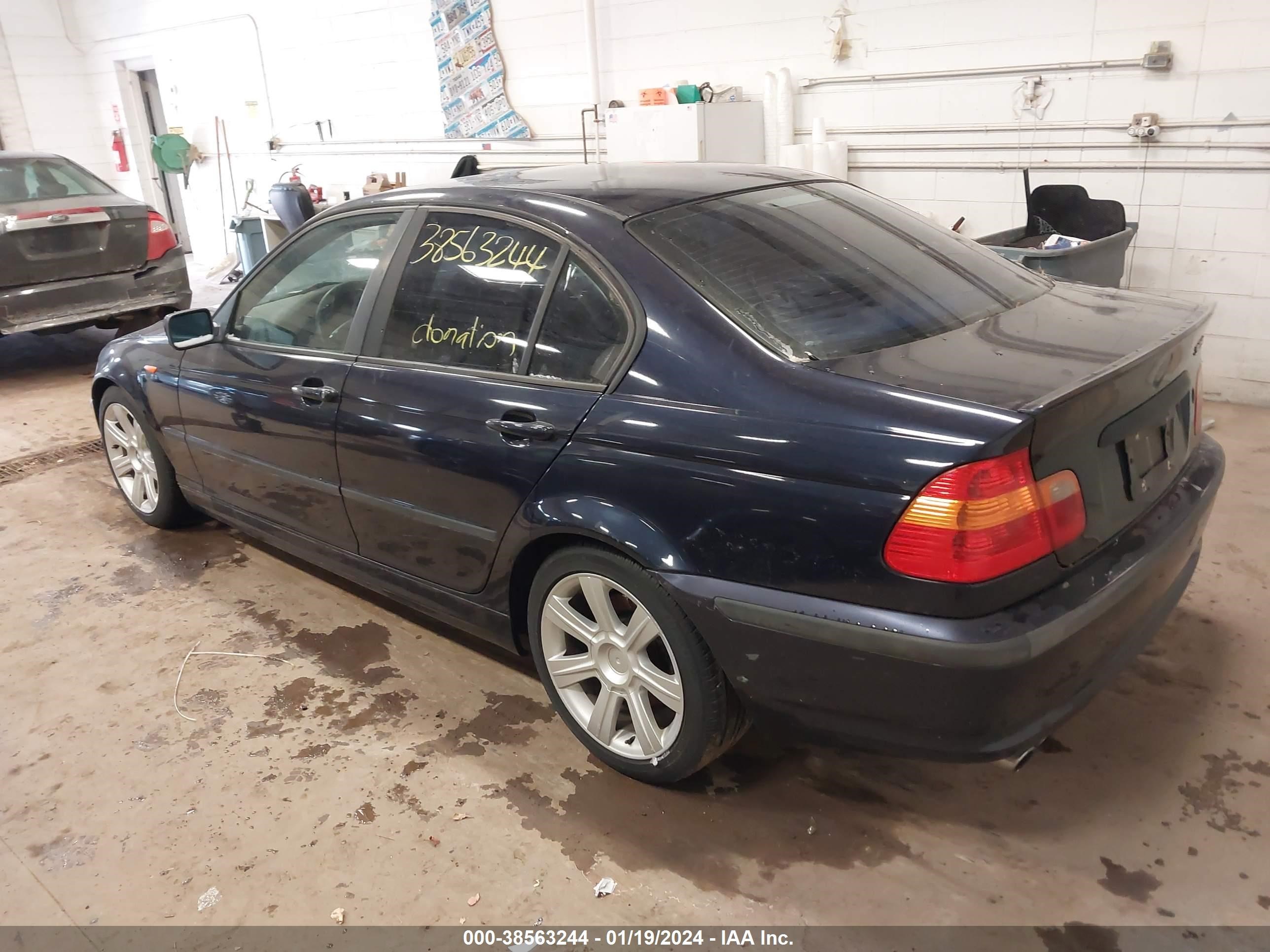 Photo 2 VIN: WBAAZ33443KP81038 - BMW 3ER 