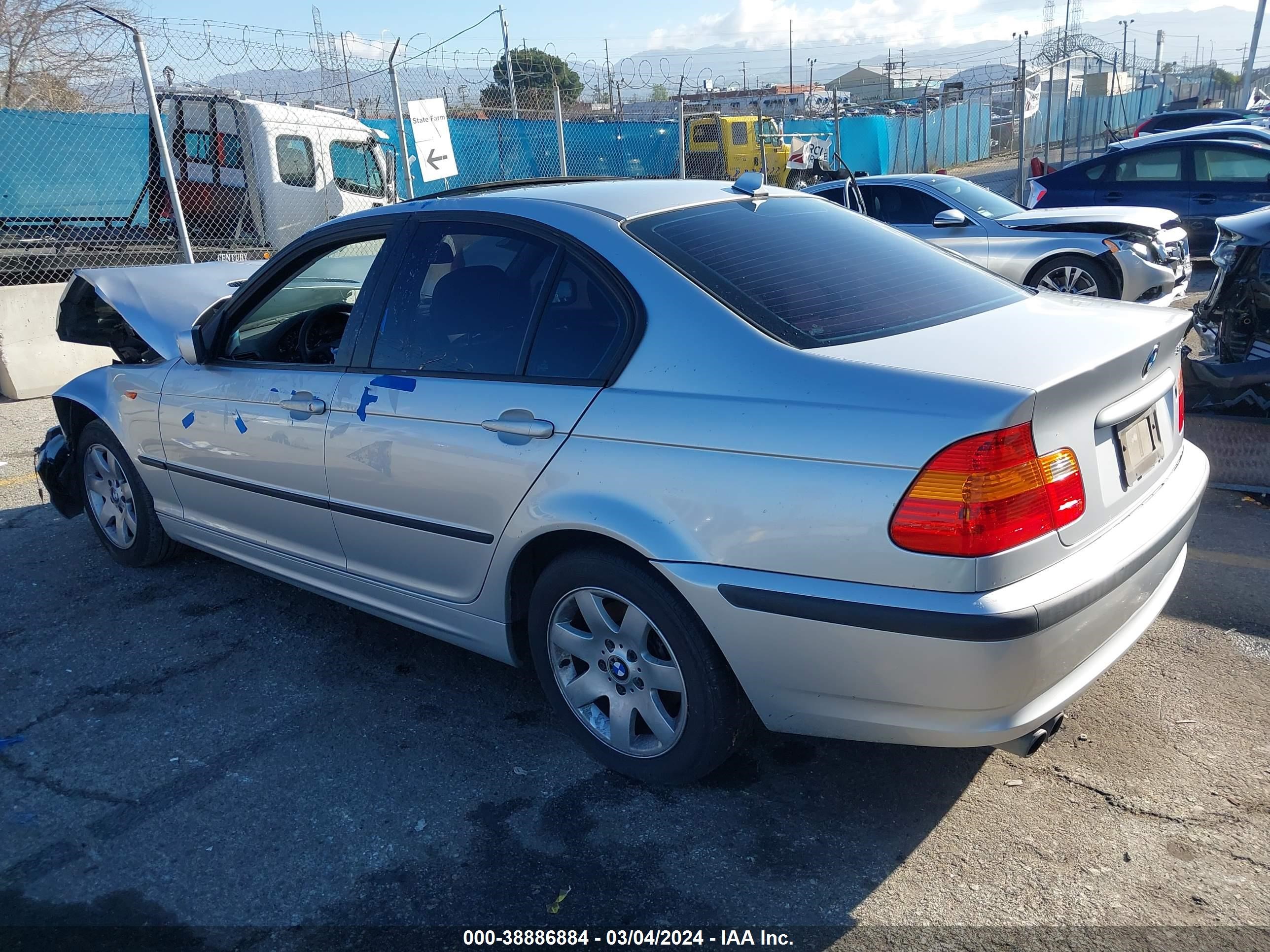 Photo 2 VIN: WBAAZ33455KW77662 - BMW 3ER 