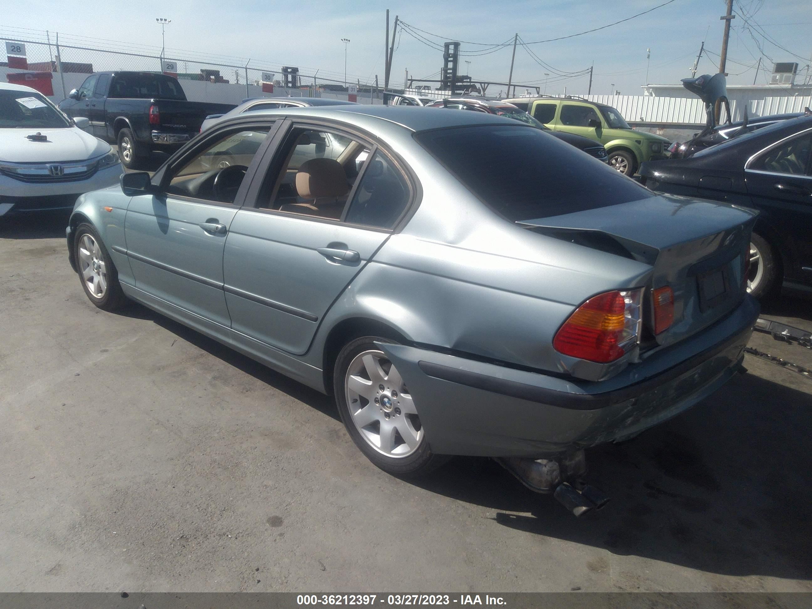 Photo 2 VIN: WBAAZ33484KP88088 - BMW 3ER 