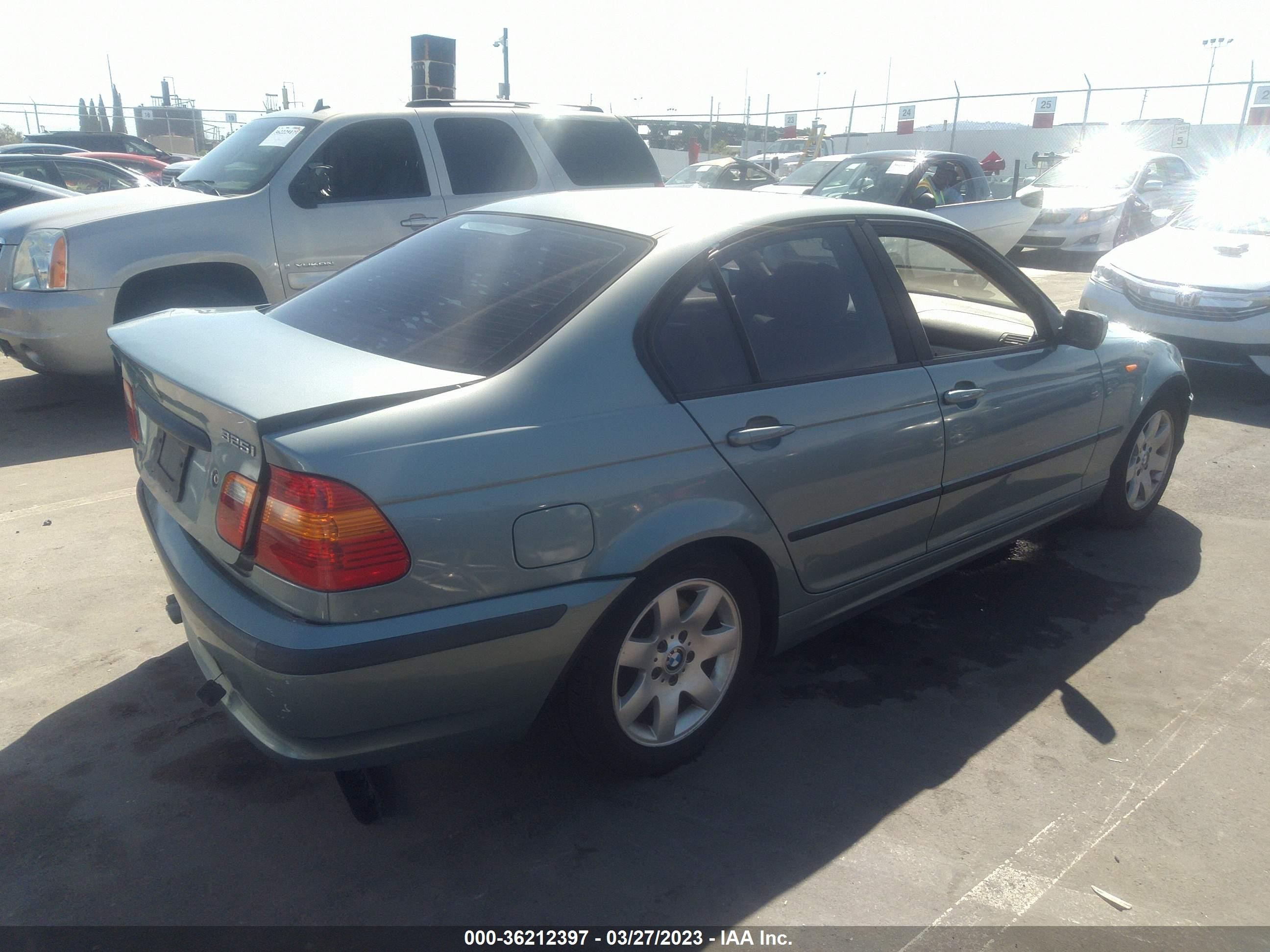 Photo 3 VIN: WBAAZ33484KP88088 - BMW 3ER 