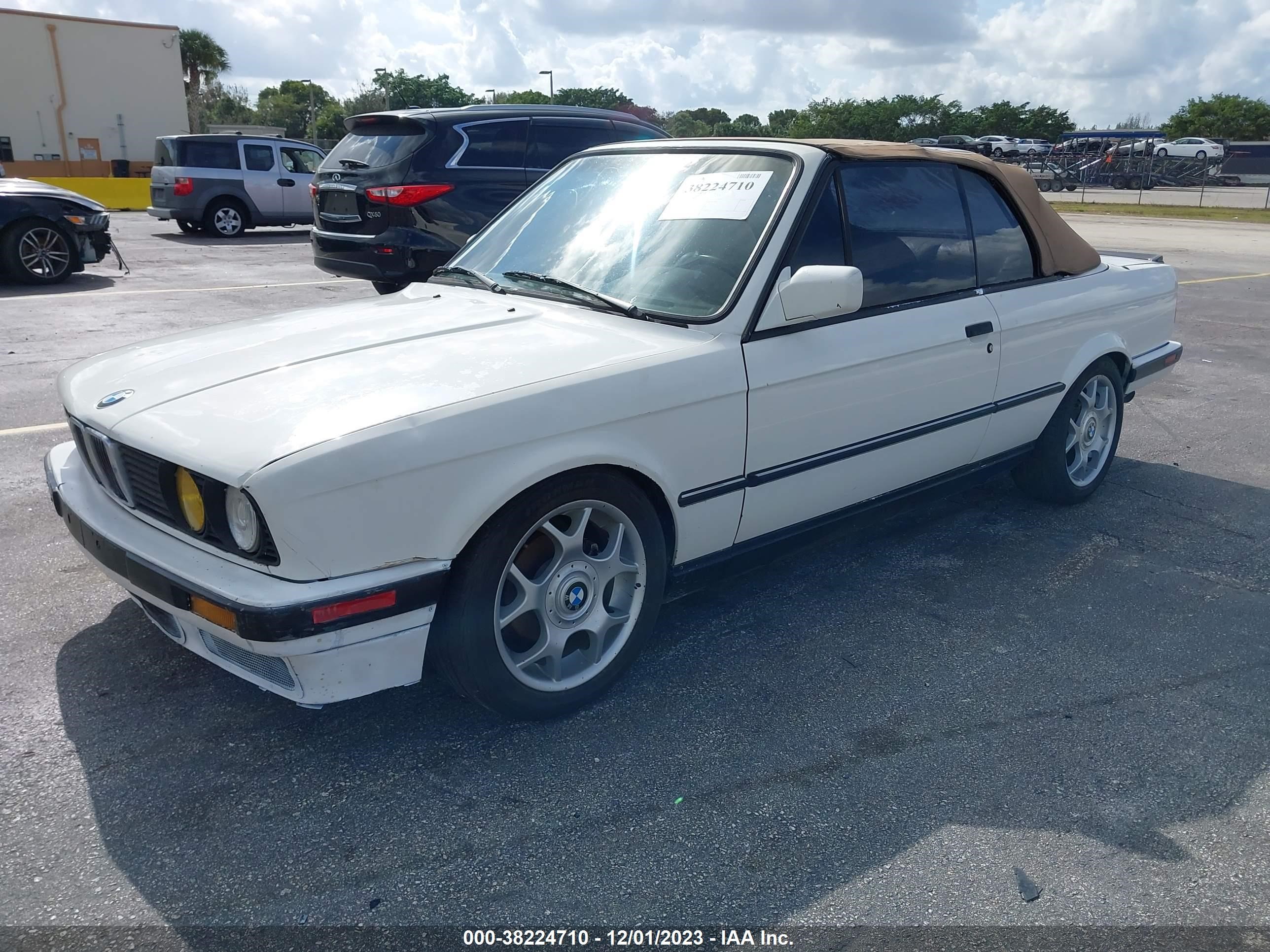 Photo 1 VIN: WBABB1301H1927211 - BMW 3ER 