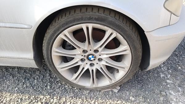 Photo 12 VIN: WBABD51085PK28316 - BMW 330 