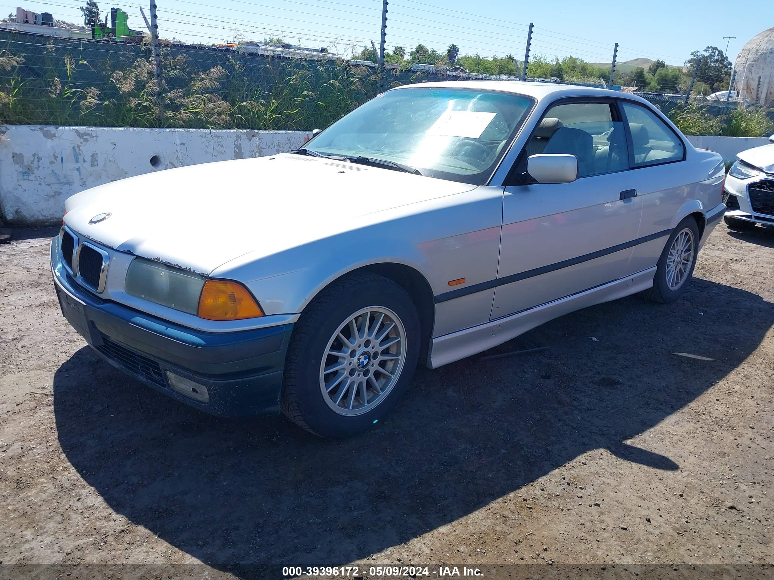 Photo 1 VIN: WBABF7335XEH44261 - BMW 3ER 