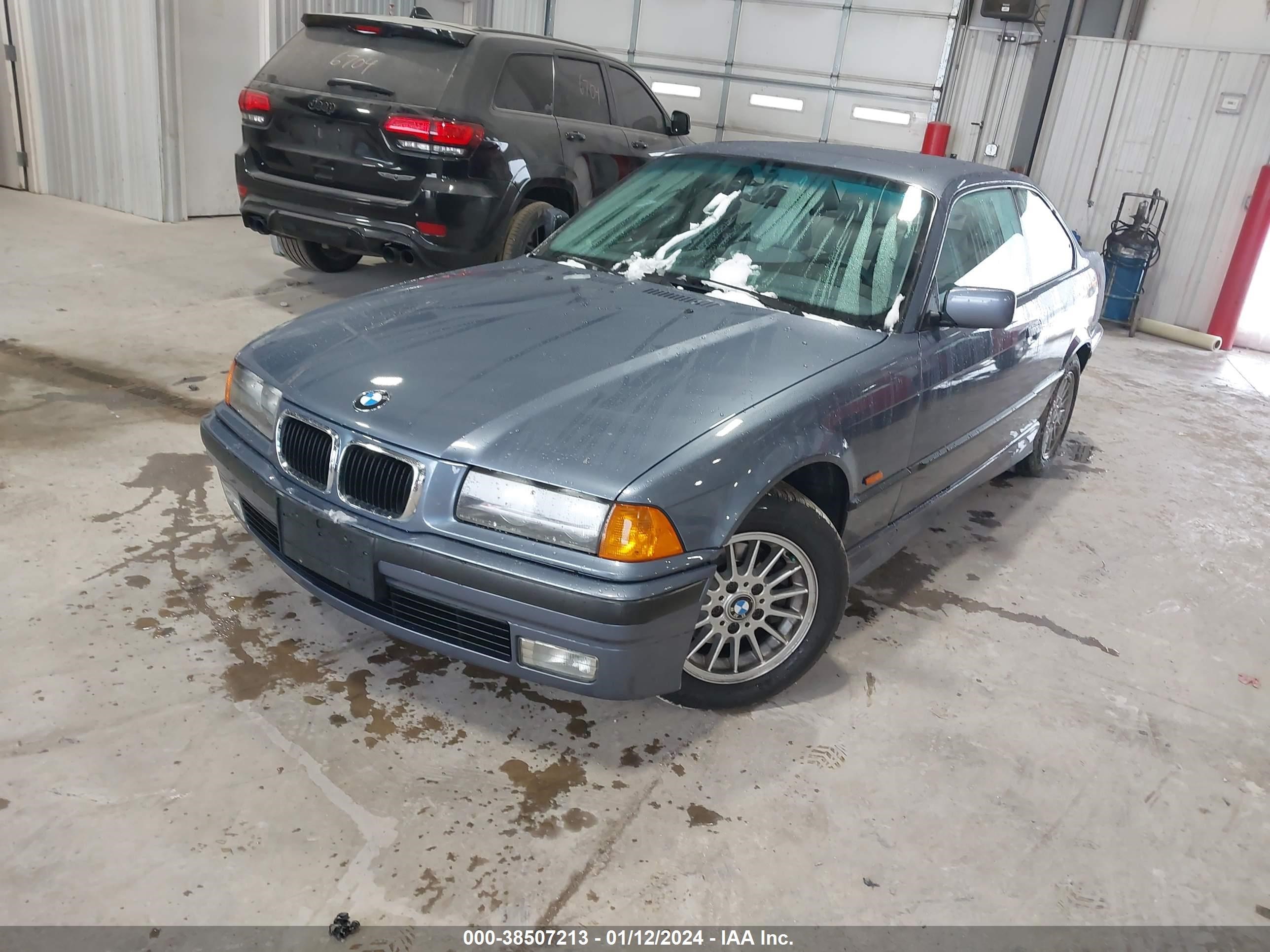 Photo 1 VIN: WBABF8331XEH63136 - BMW 3ER 