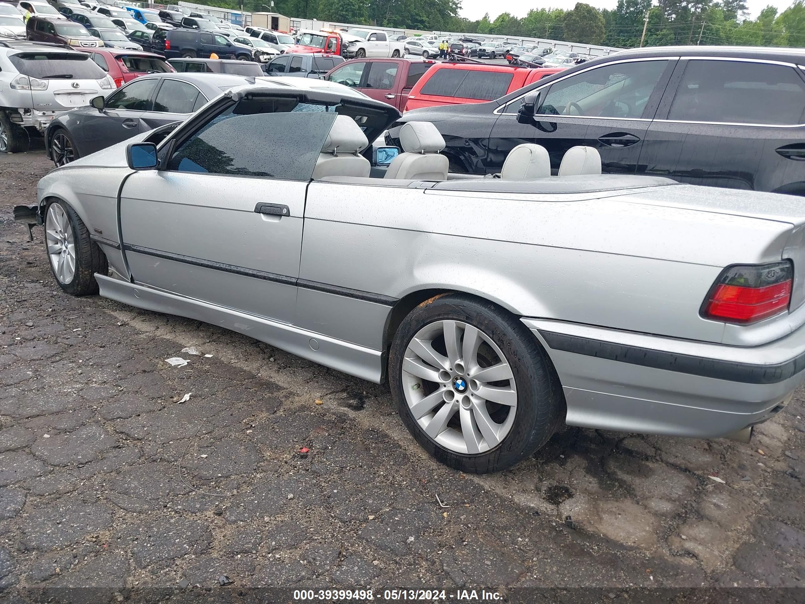 Photo 13 VIN: WBABJ7321WEA15873 - BMW 3ER 