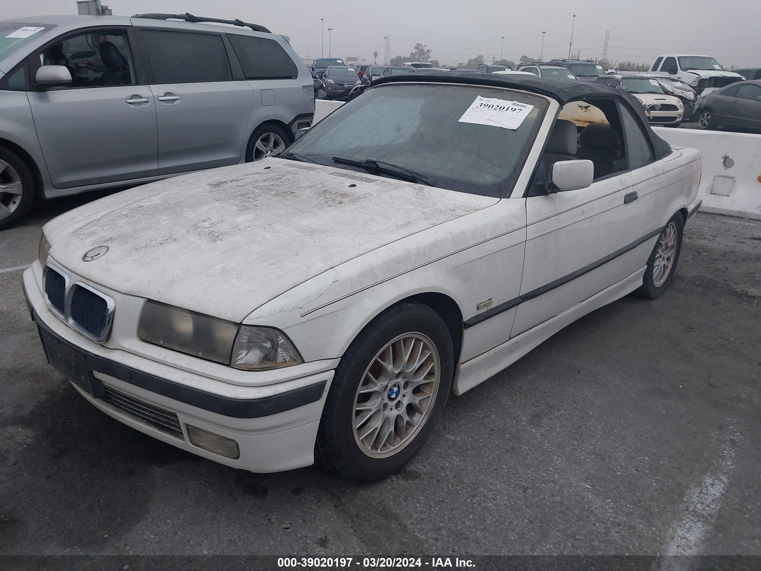 Photo 1 VIN: WBABJ832XWEM21203 - BMW 3ER 