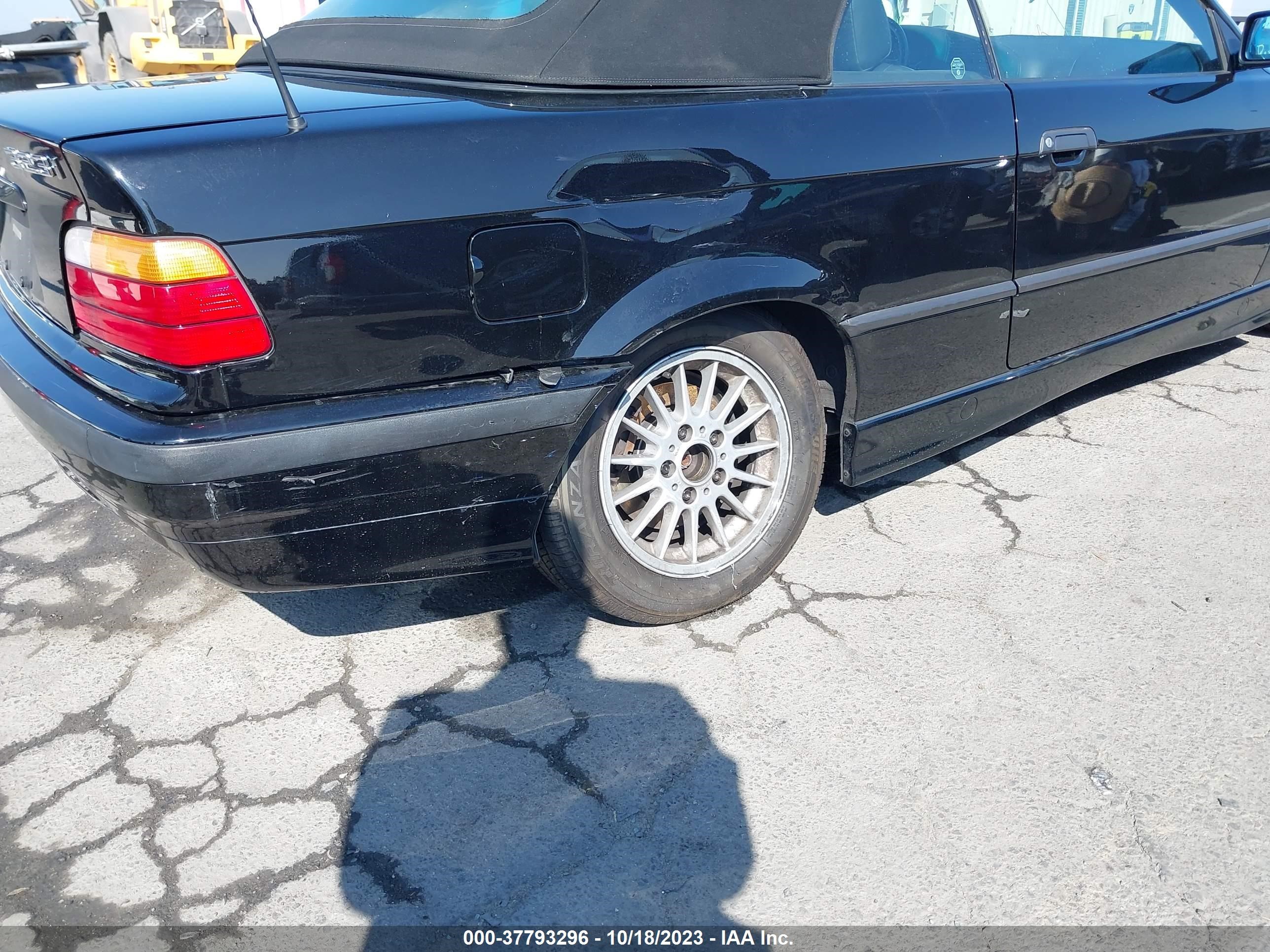 Photo 5 VIN: WBABJ8330XEM25531 - BMW 3ER 