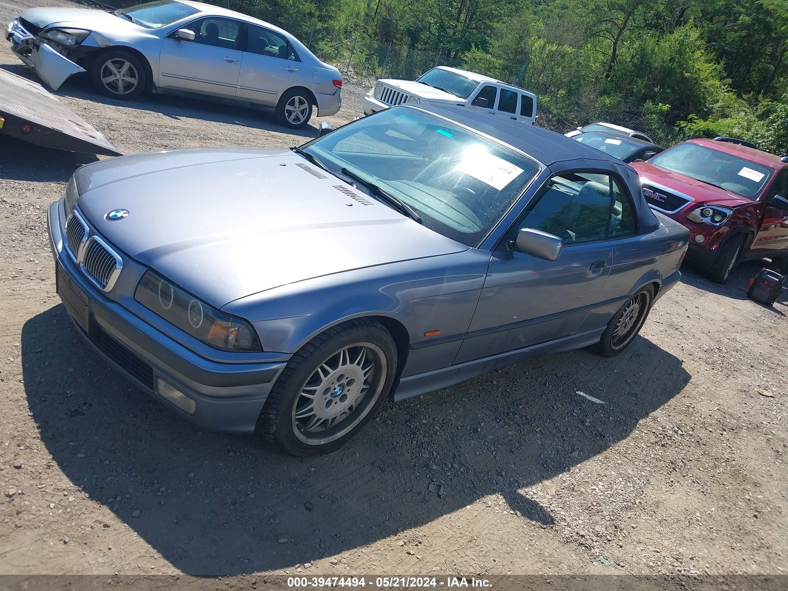 Photo 1 VIN: WBABJ8331XEM25666 - BMW 3ER 