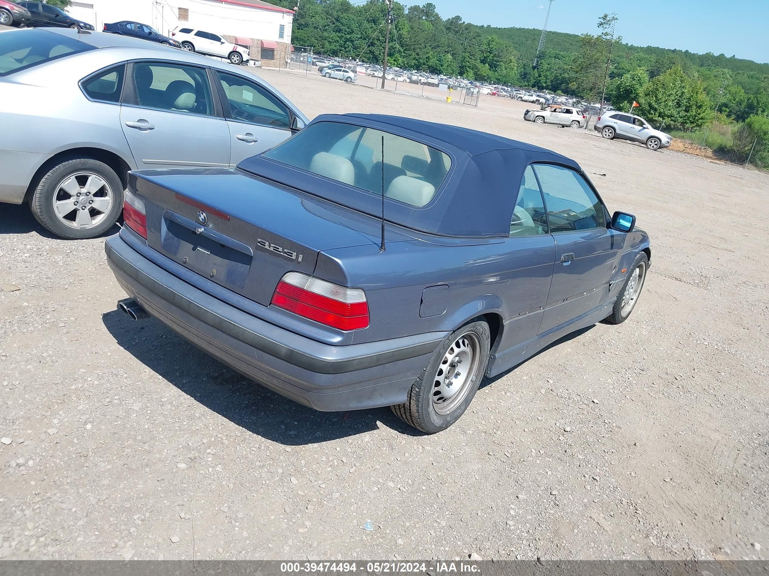 Photo 3 VIN: WBABJ8331XEM25666 - BMW 3ER 