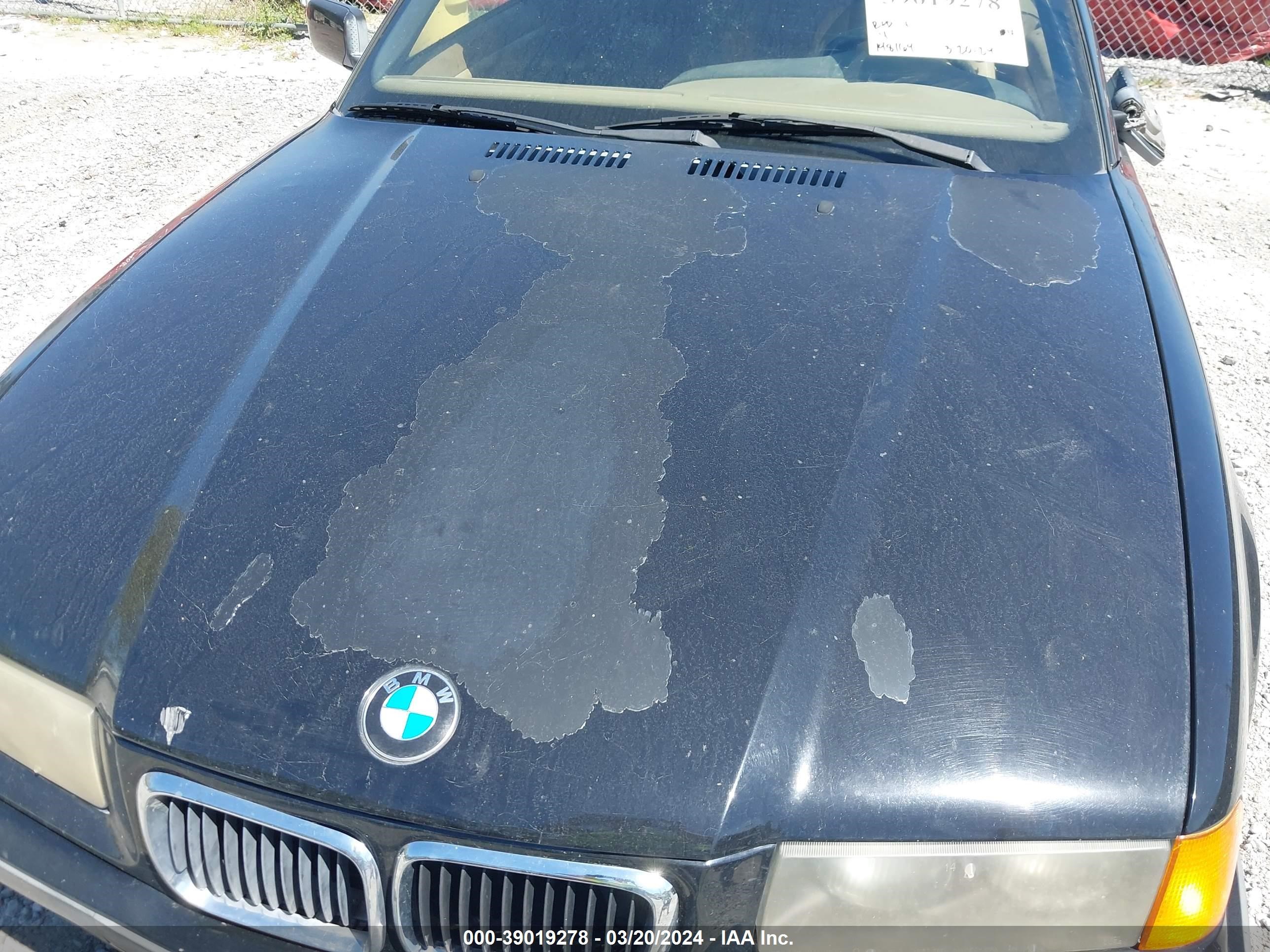 Photo 12 VIN: WBABJ8333XEM23661 - BMW 3ER 