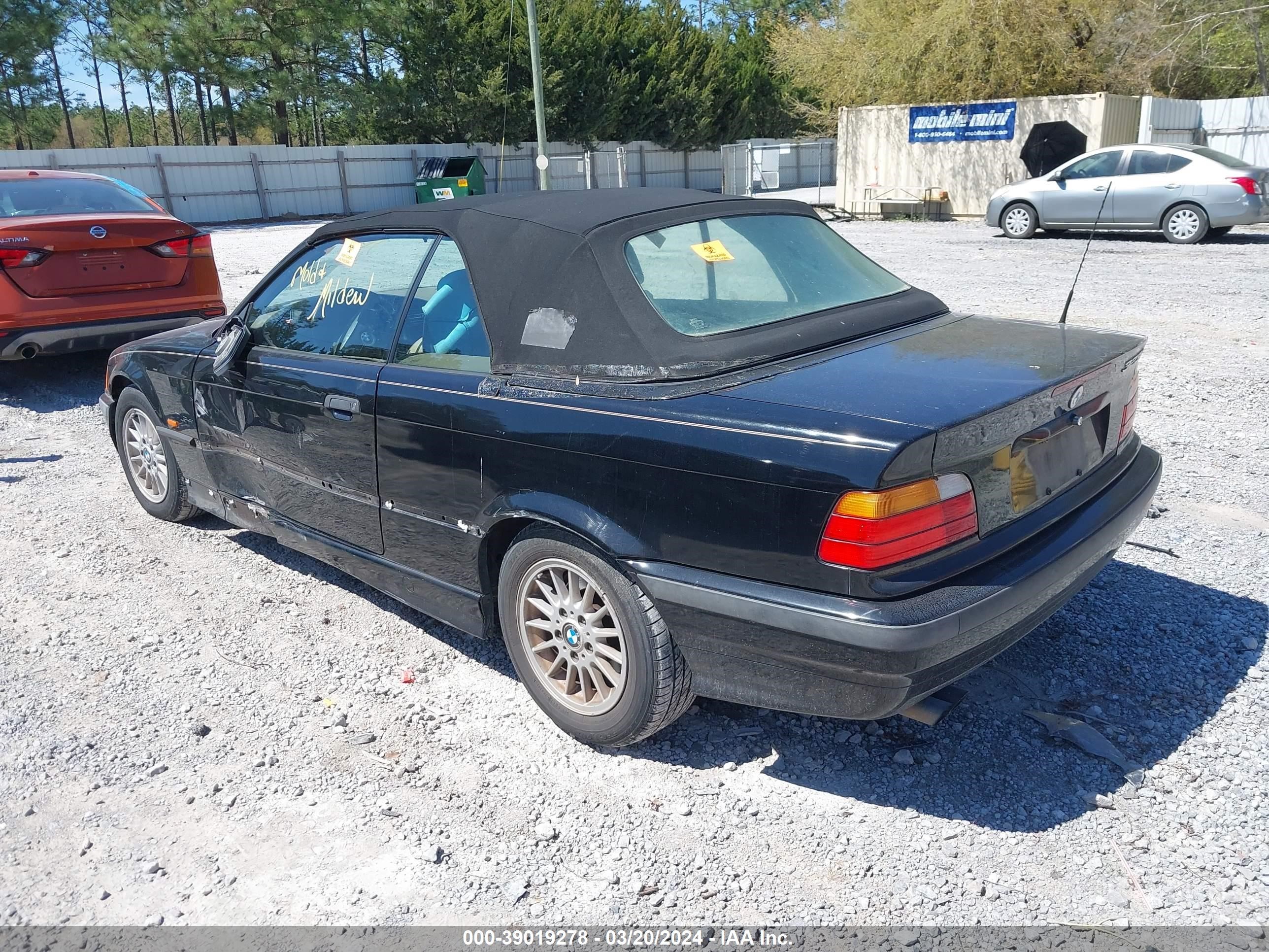 Photo 2 VIN: WBABJ8333XEM23661 - BMW 3ER 