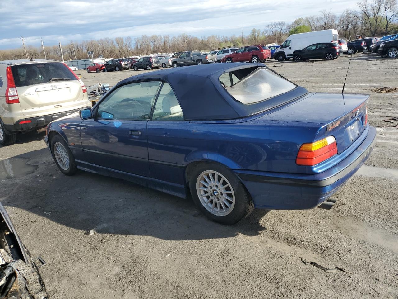 Photo 1 VIN: WBABJ8333XEM26513 - BMW 3ER 