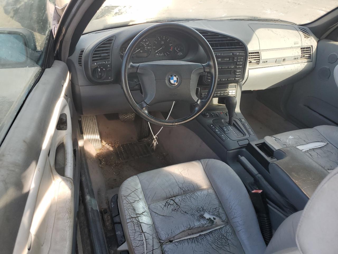 Photo 7 VIN: WBABJ8333XEM26513 - BMW 3ER 