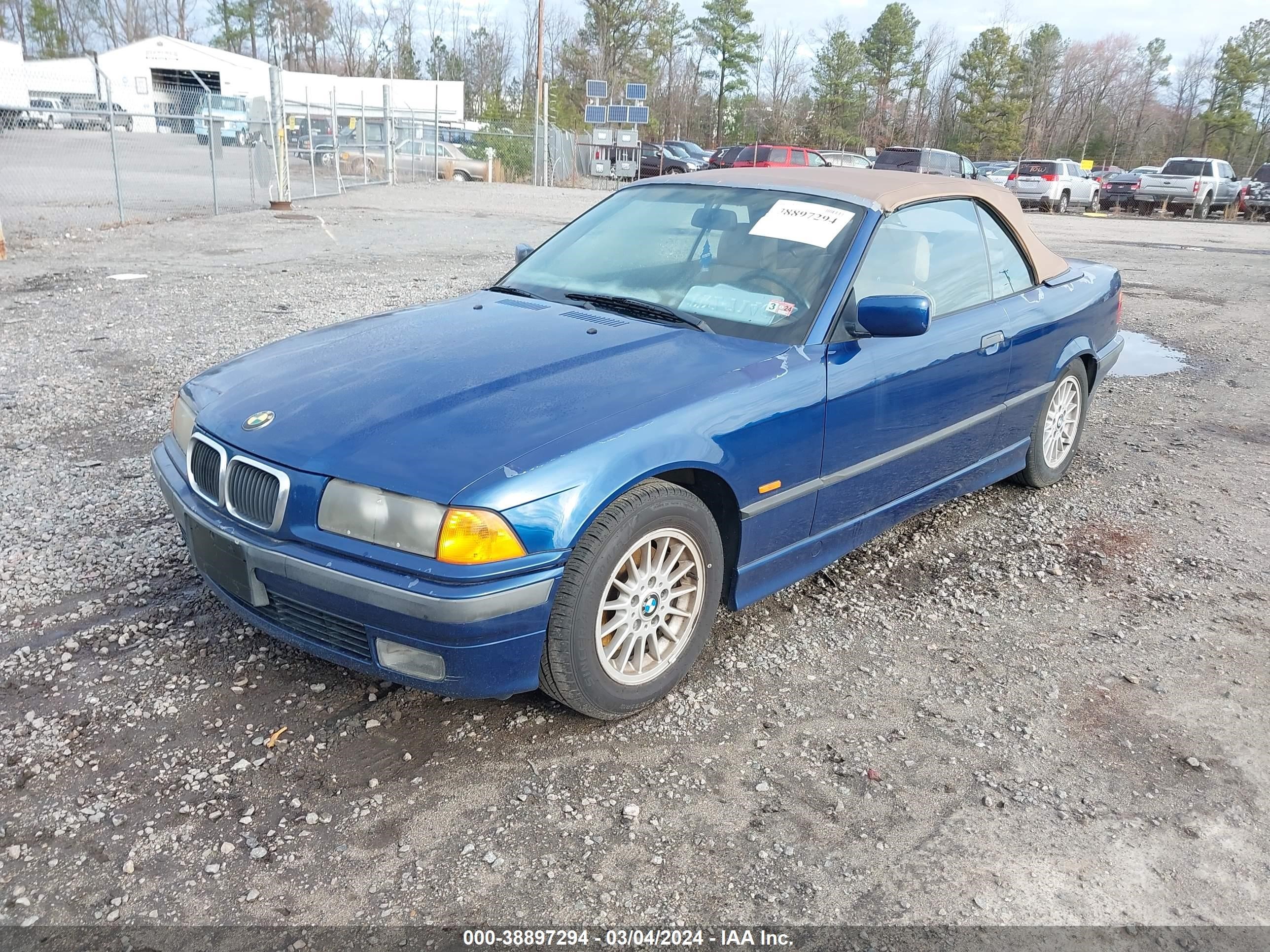 Photo 1 VIN: WBABJ8338WEM22410 - BMW 3ER 