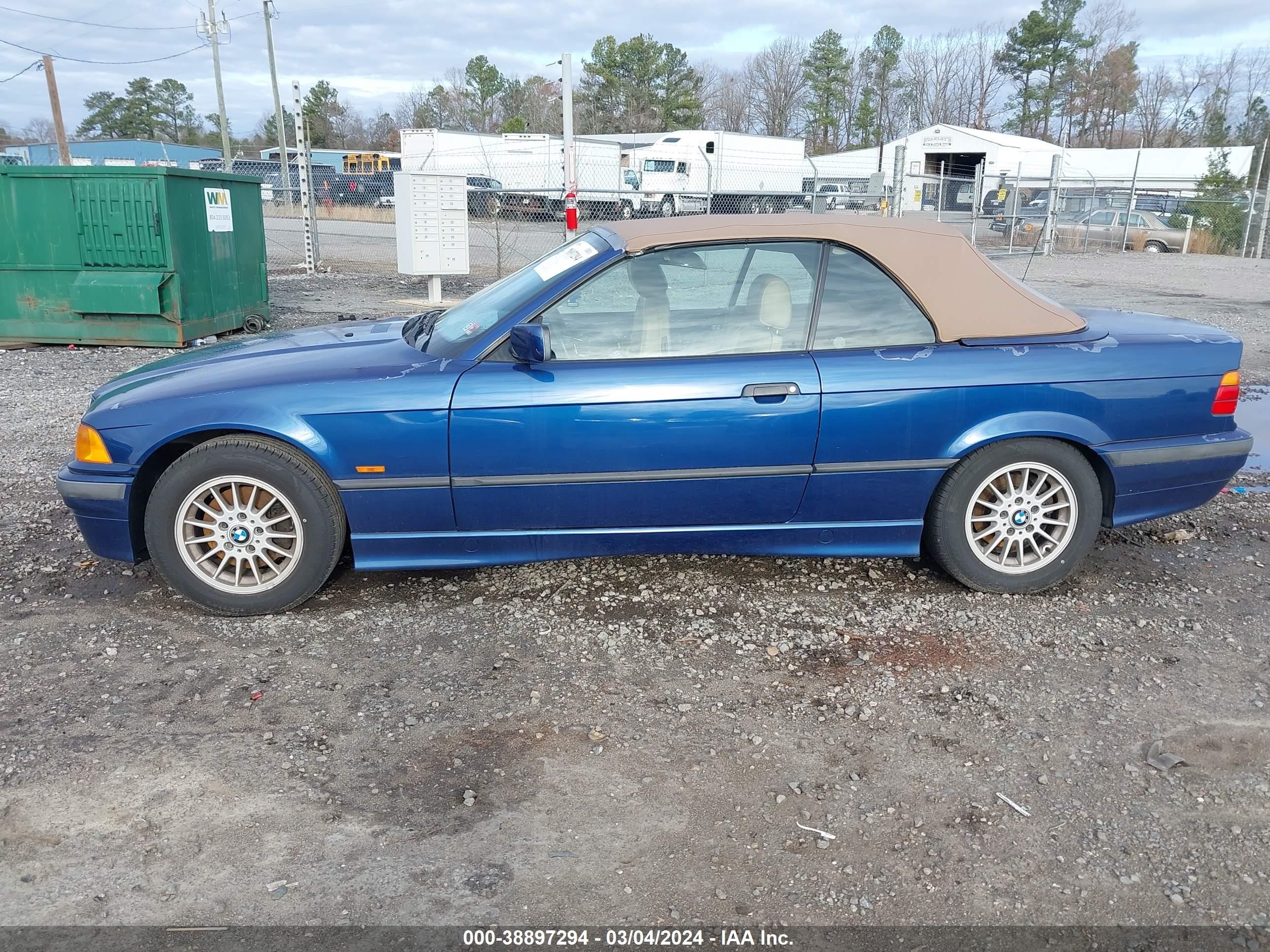 Photo 5 VIN: WBABJ8338WEM22410 - BMW 3ER 