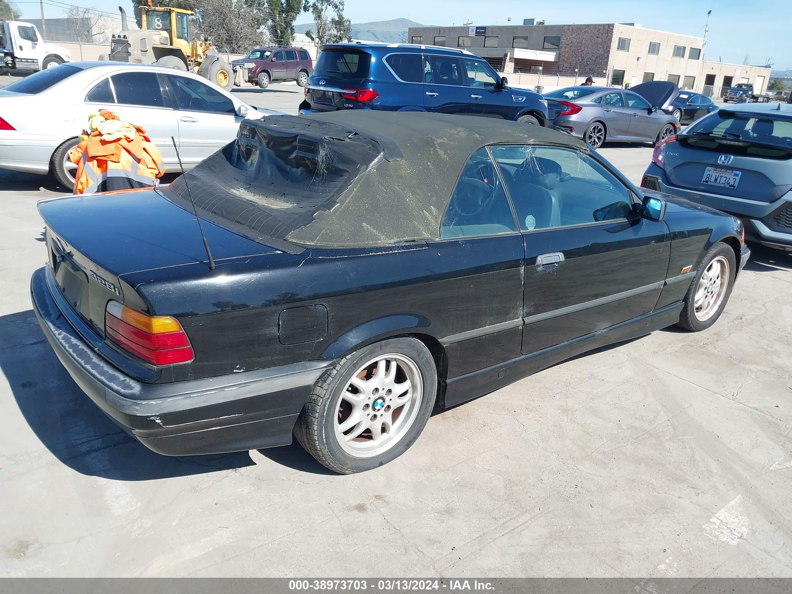 Photo 3 VIN: WBABK8324TET90314 - BMW 3ER 