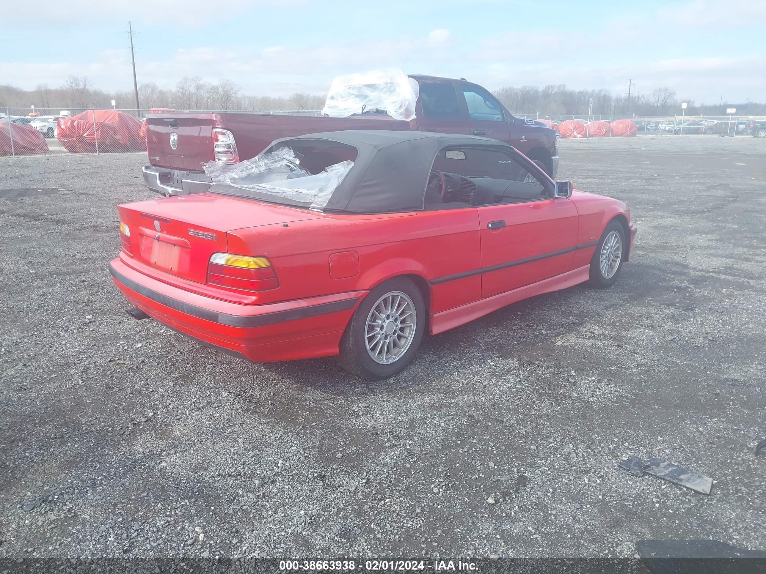 Photo 3 VIN: WBABK8327WEY87930 - BMW 3ER 