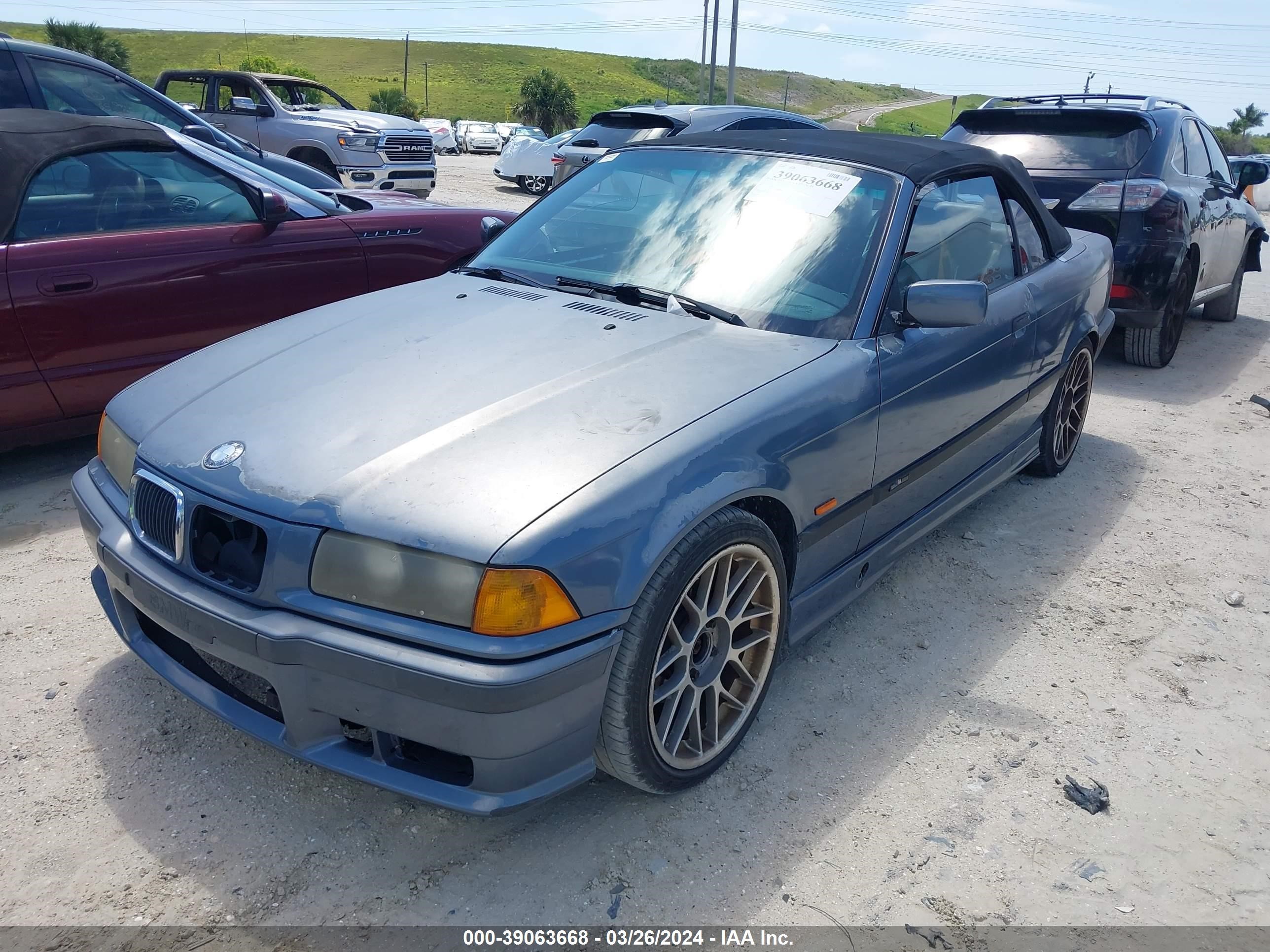 Photo 1 VIN: WBABK8338XEY90894 - BMW 3ER 