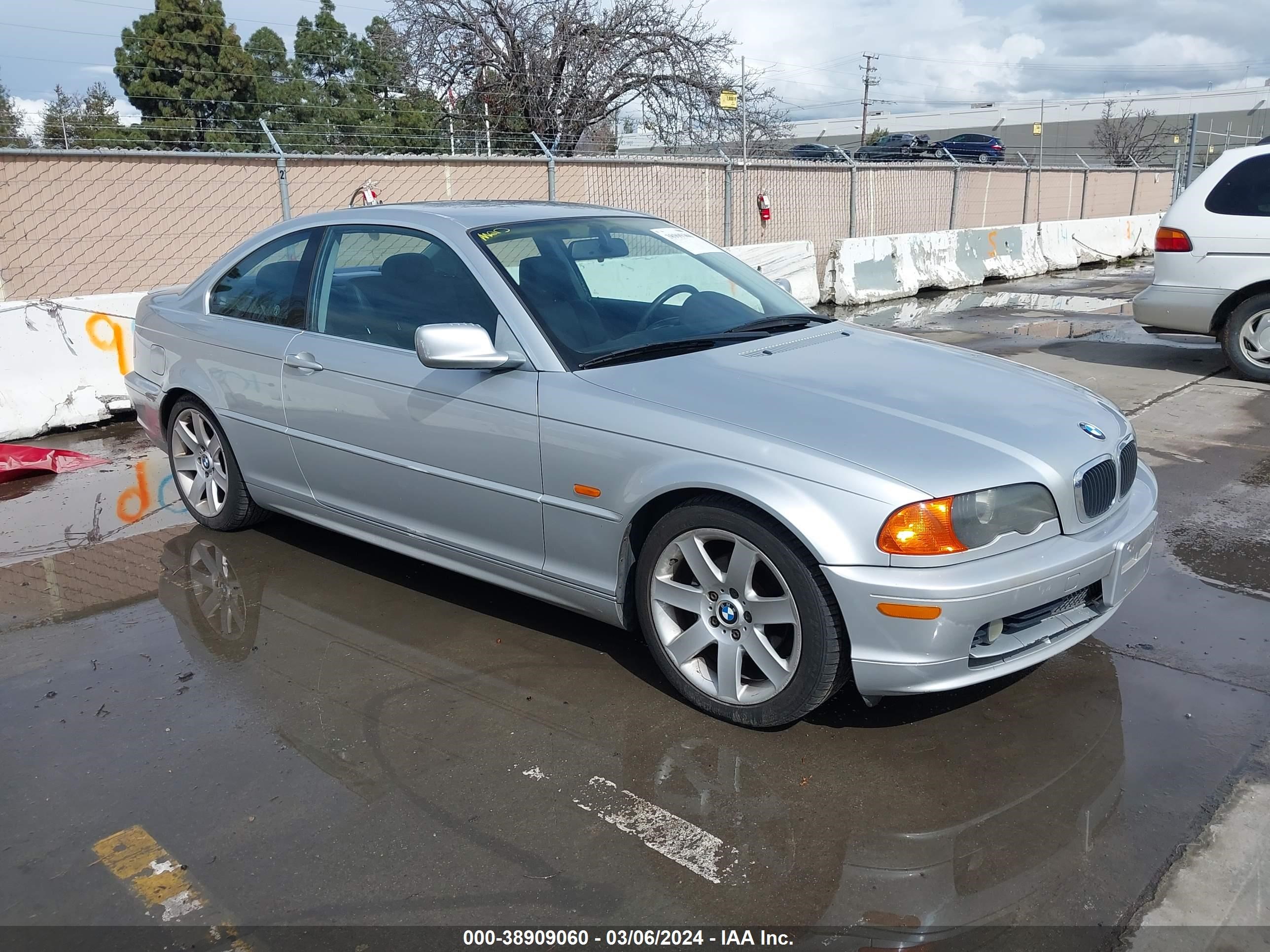 Photo 0 VIN: WBABM3348YJN83000 - BMW 3ER 