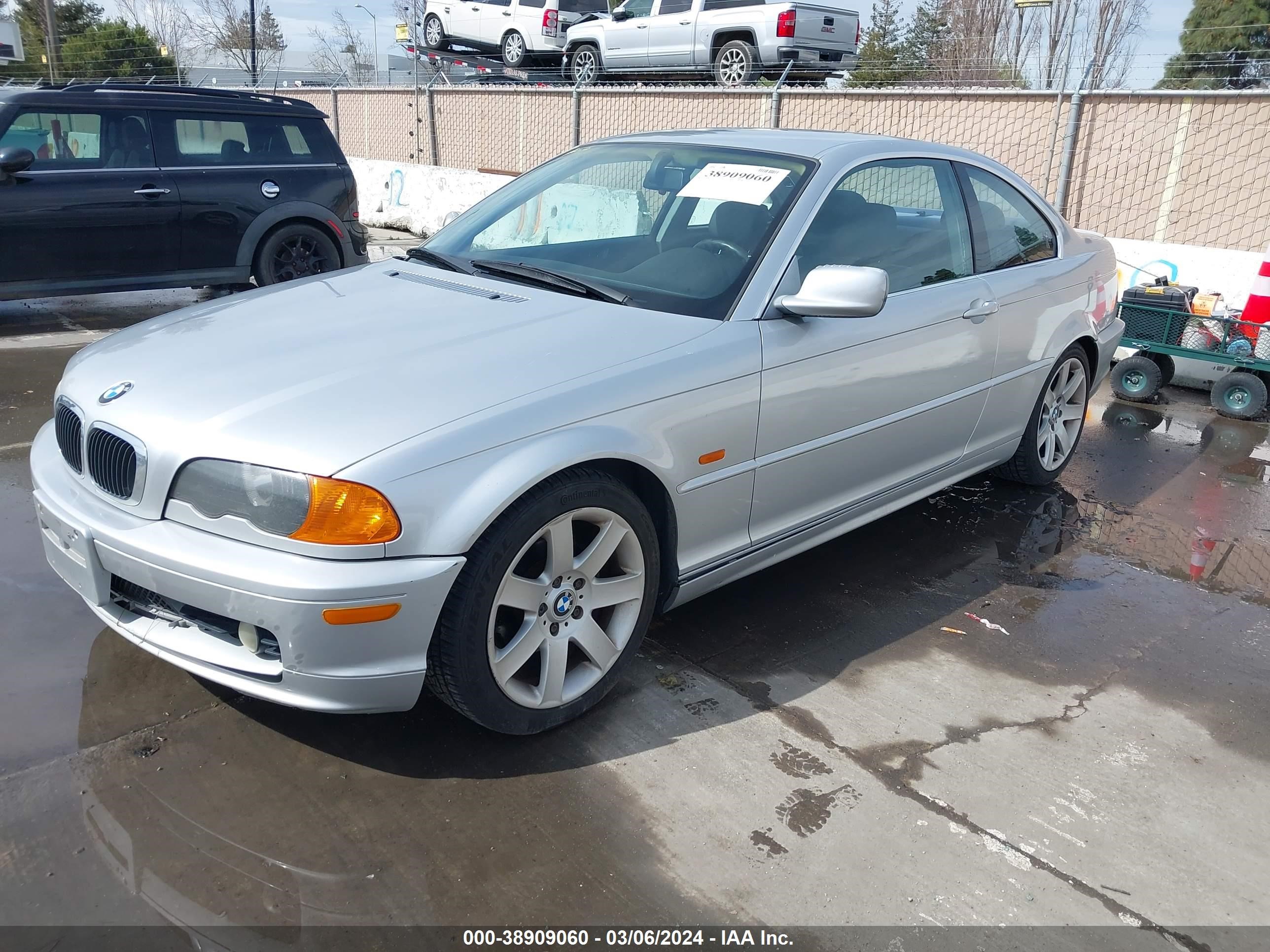 Photo 1 VIN: WBABM3348YJN83000 - BMW 3ER 