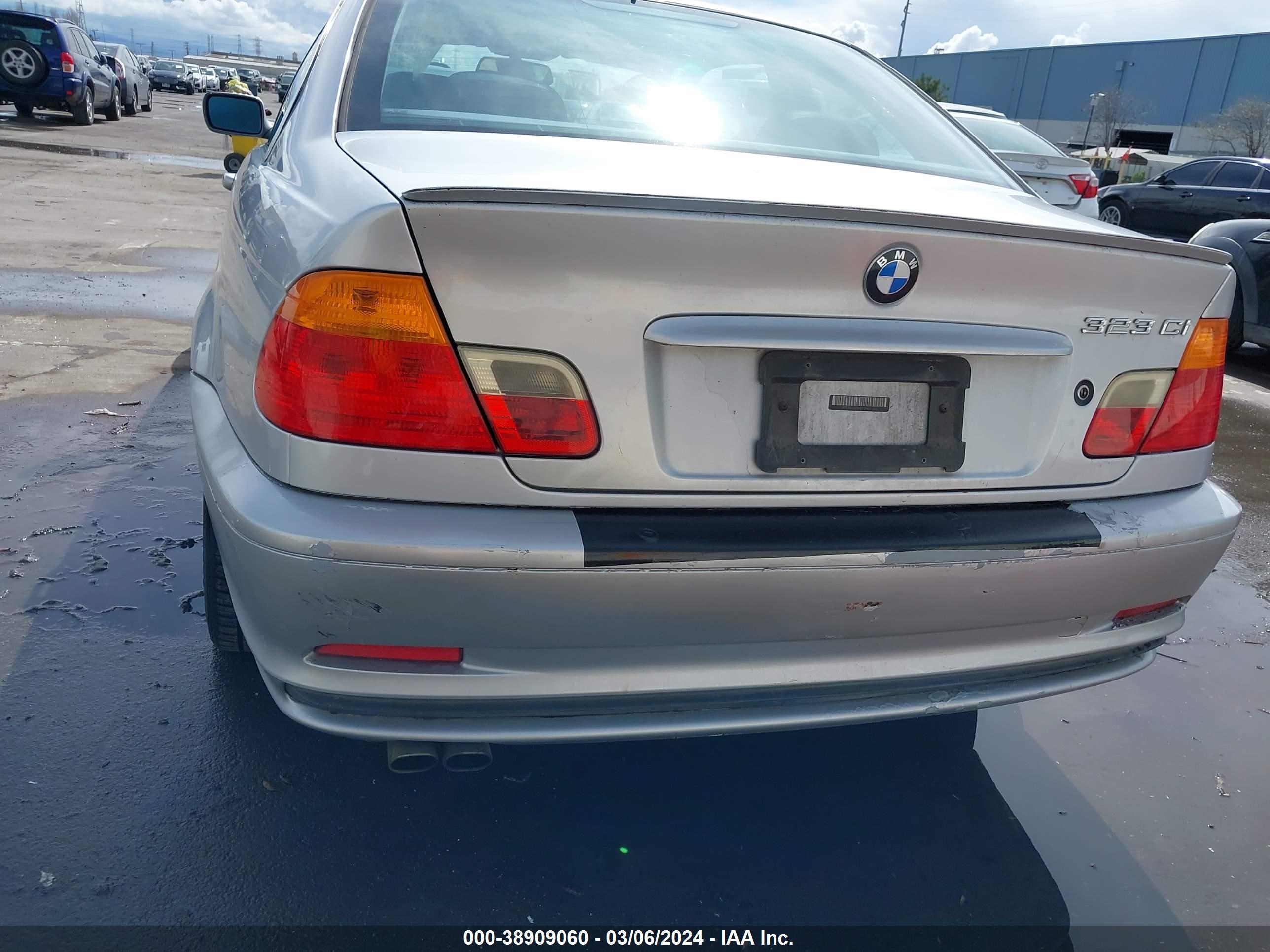 Photo 5 VIN: WBABM3348YJN83000 - BMW 3ER 