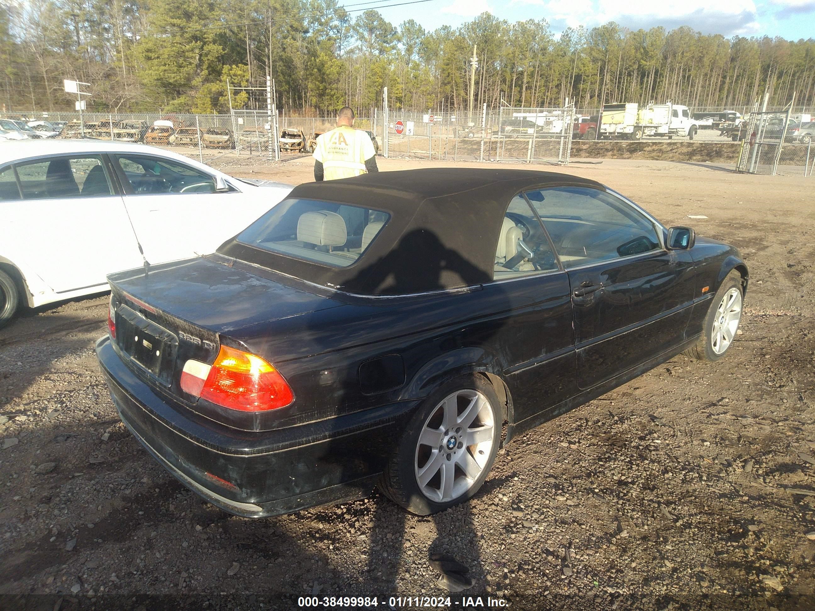 Photo 3 VIN: WBABS33401JY50304 - BMW 3ER 