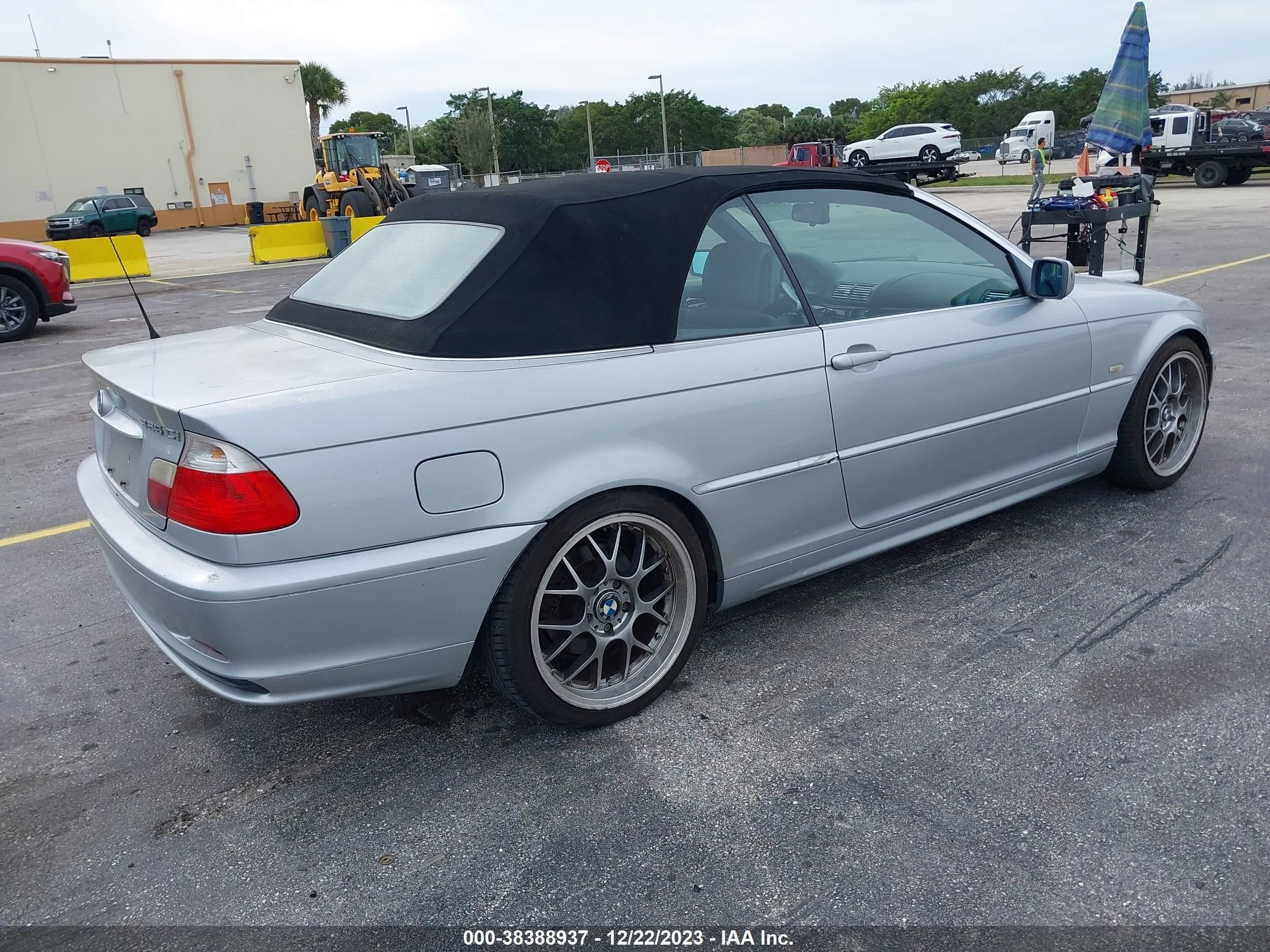 Photo 3 VIN: WBABS334X2JY43491 - BMW 3 SERIES 