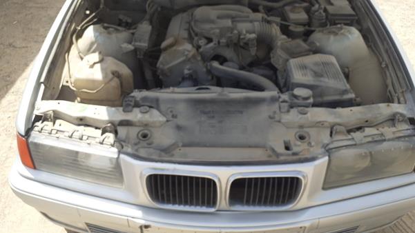 Photo 26 VIN: WBACA0102WAC38069 - BMW 318 