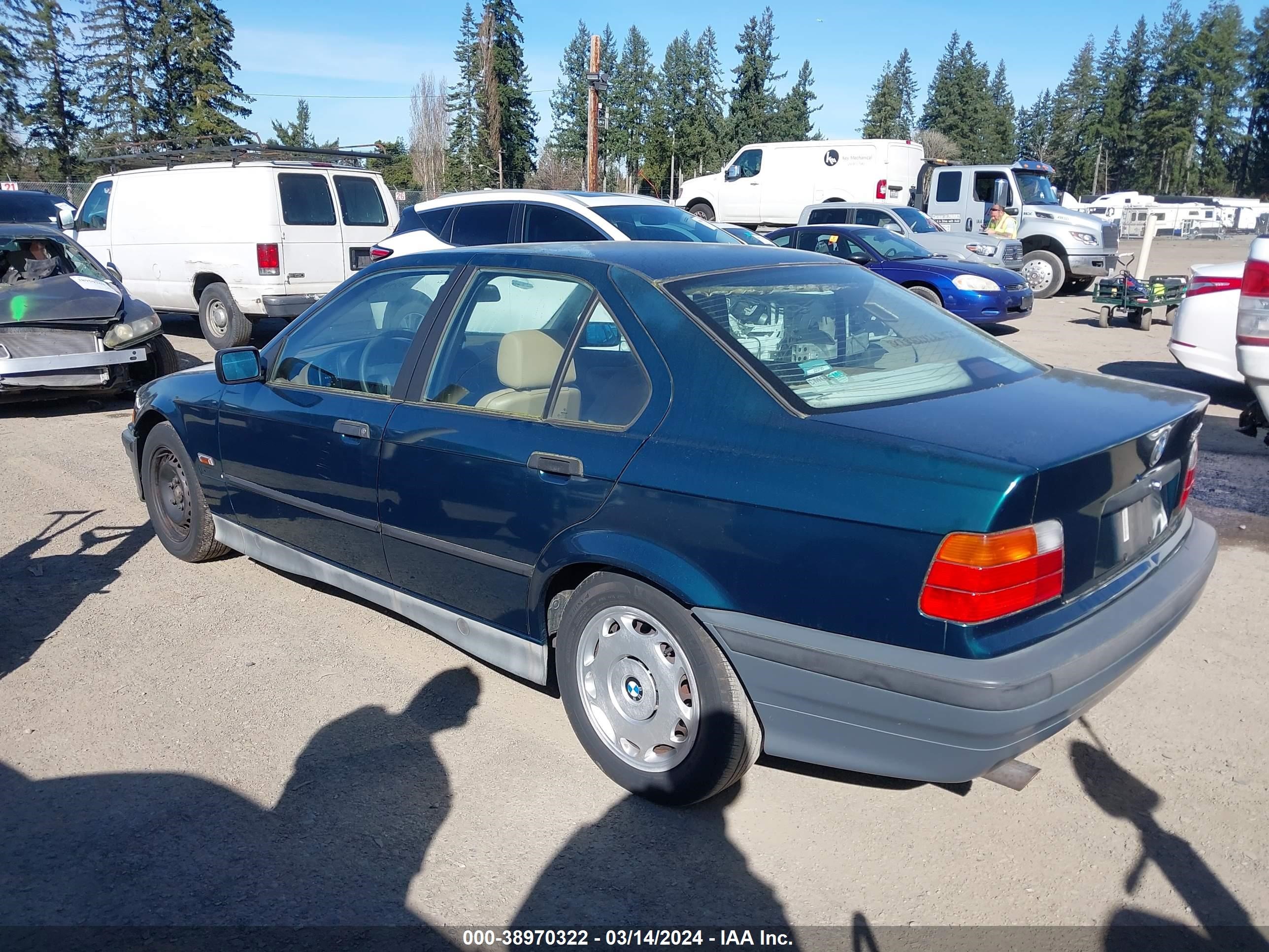 Photo 2 VIN: WBACA5326RFG11424 - BMW 3ER 