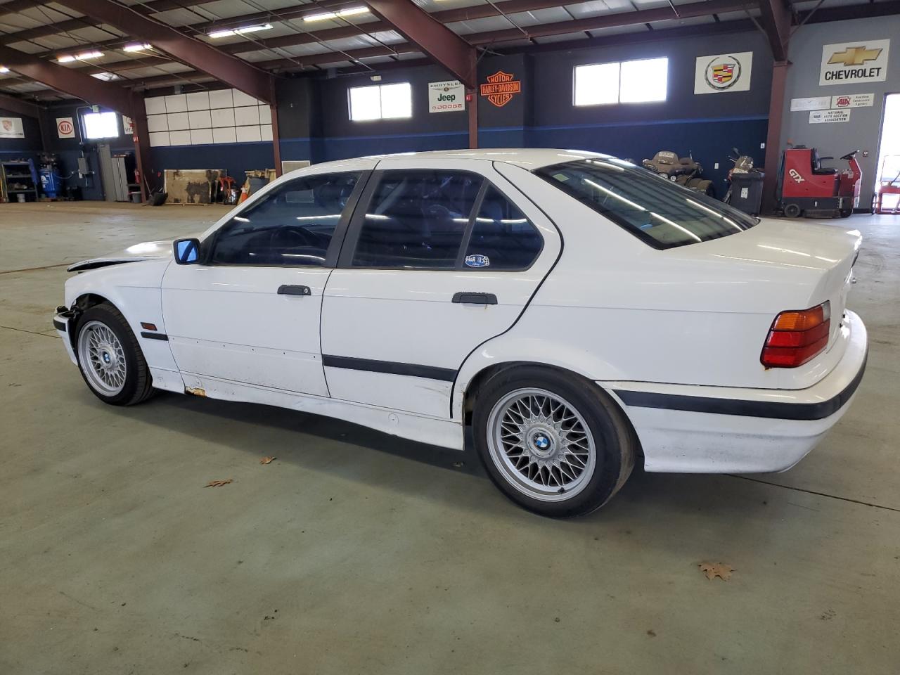 Photo 1 VIN: WBACB3319NFE09471 - BMW 3ER 