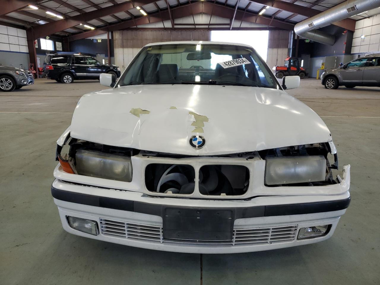 Photo 4 VIN: WBACB3319NFE09471 - BMW 3ER 