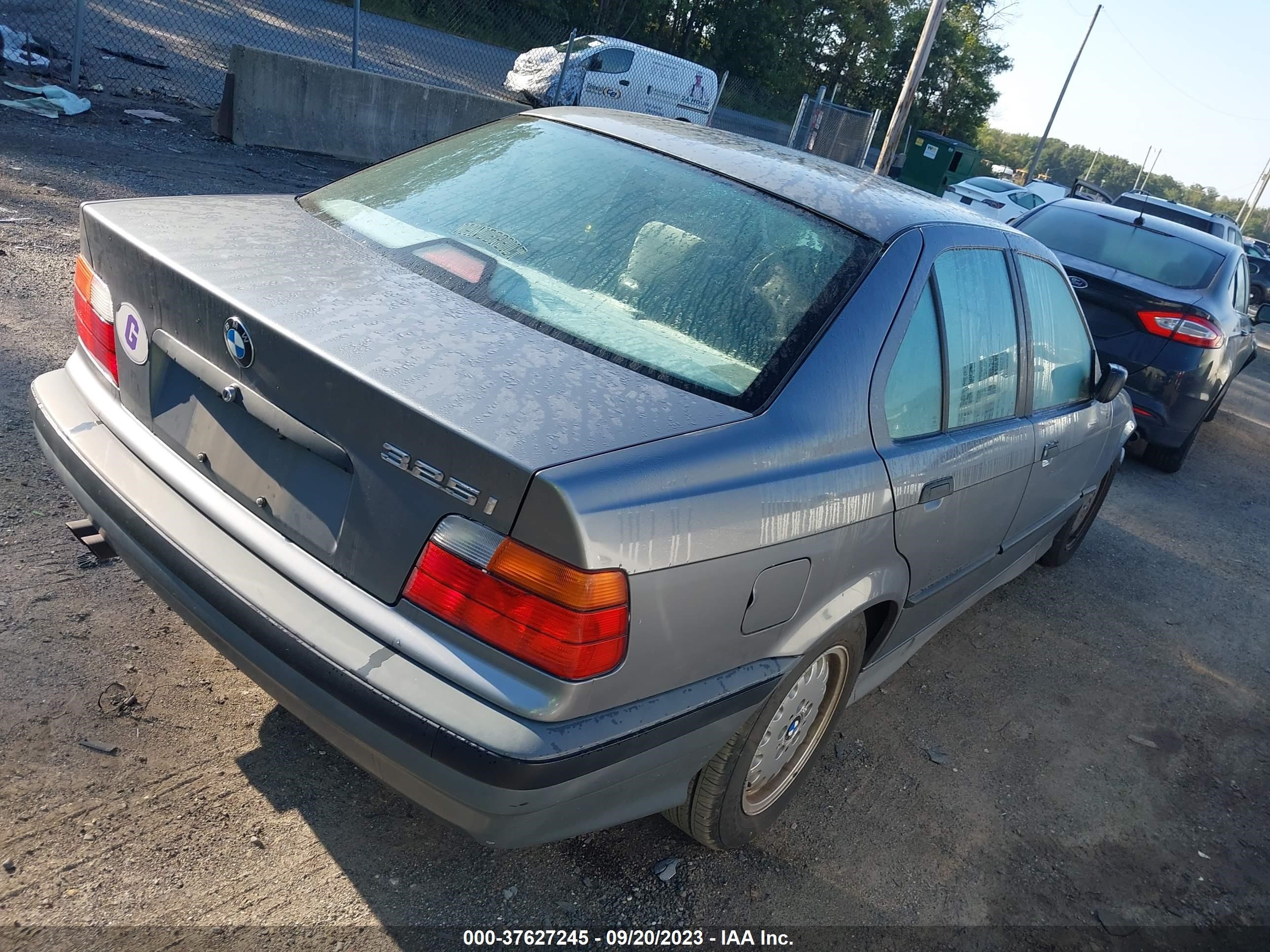 Photo 3 VIN: WBACB331XNFE02724 - BMW 3ER 