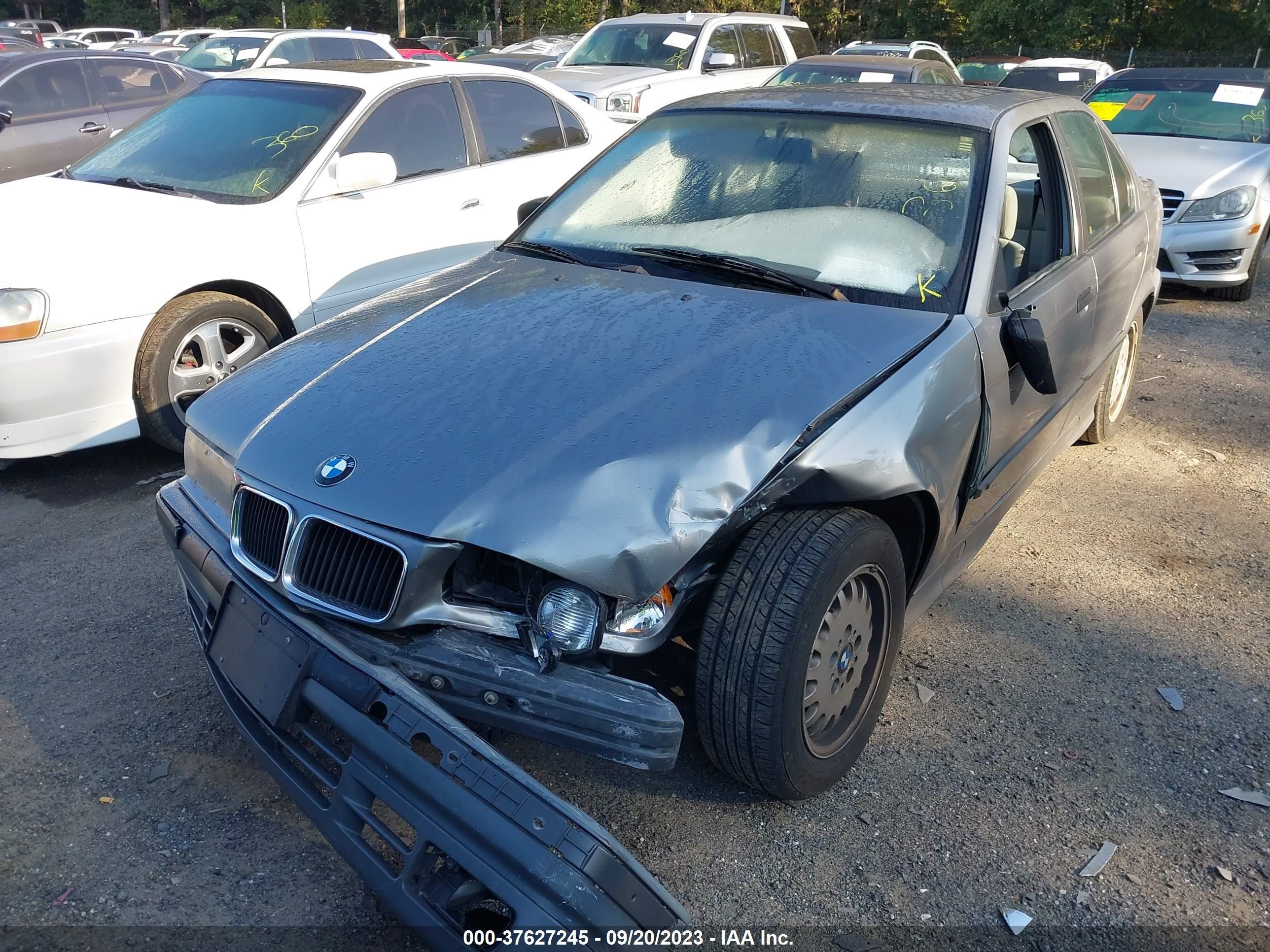 Photo 5 VIN: WBACB331XNFE02724 - BMW 3ER 