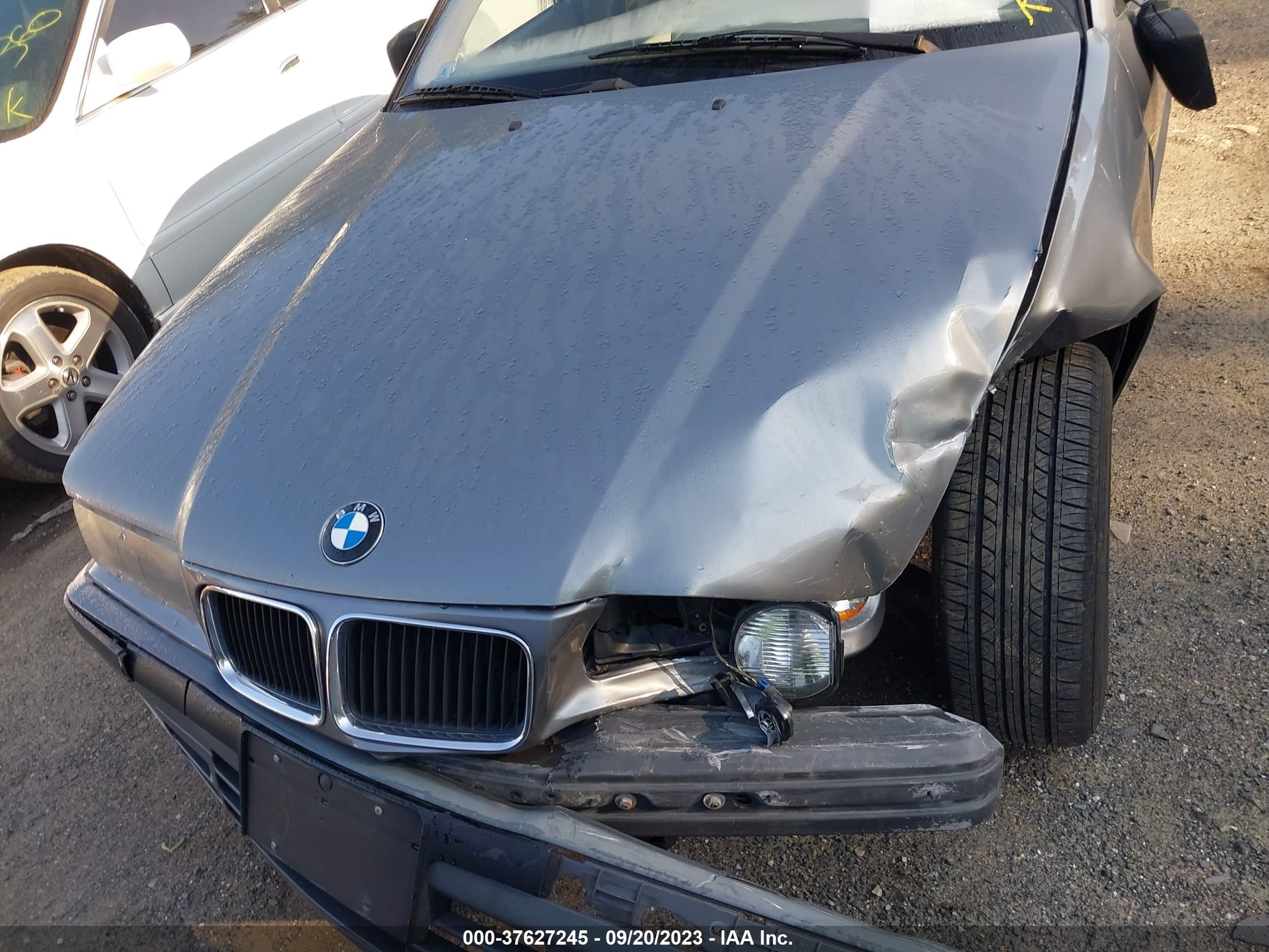 Photo 9 VIN: WBACB331XNFE02724 - BMW 3ER 