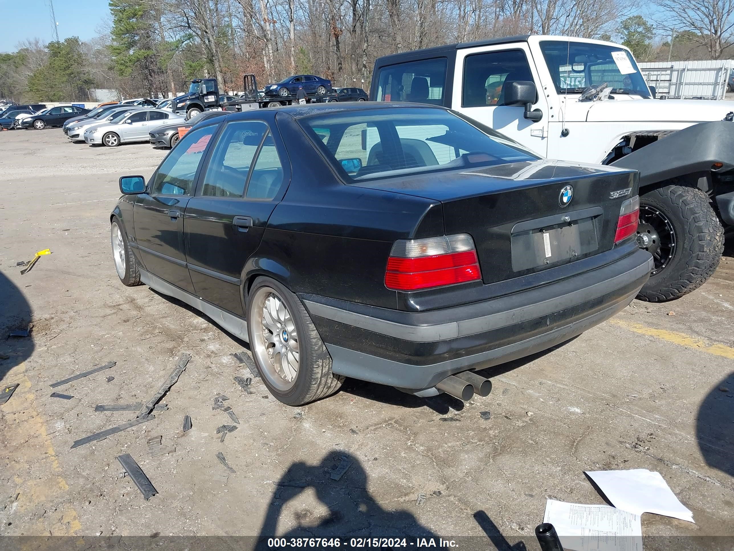 Photo 2 VIN: WBACB3324RFE18657 - BMW 3ER 